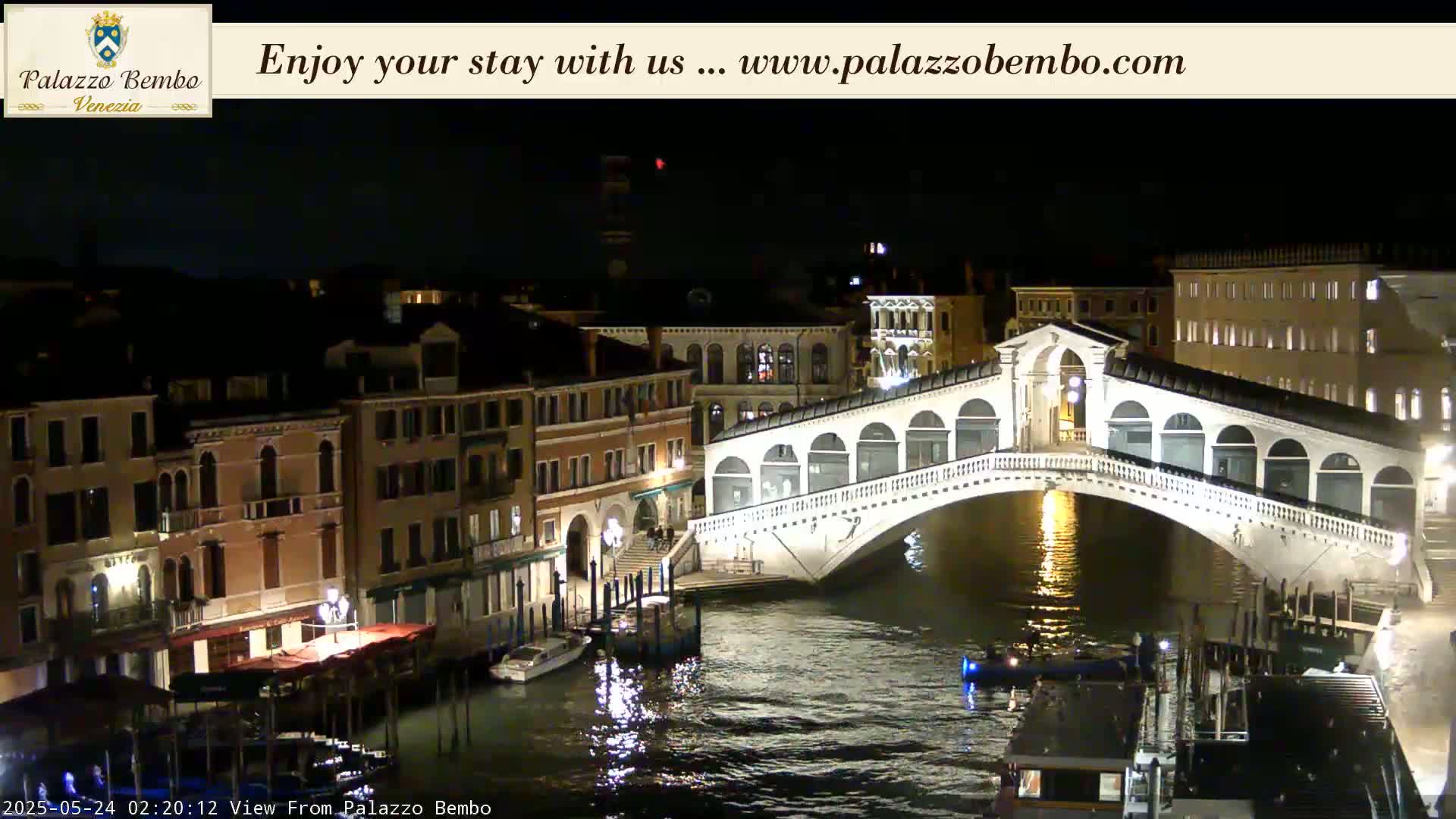 Venice, Rialto Bridge in Grand Canal Live Cam - Veneto, Italy