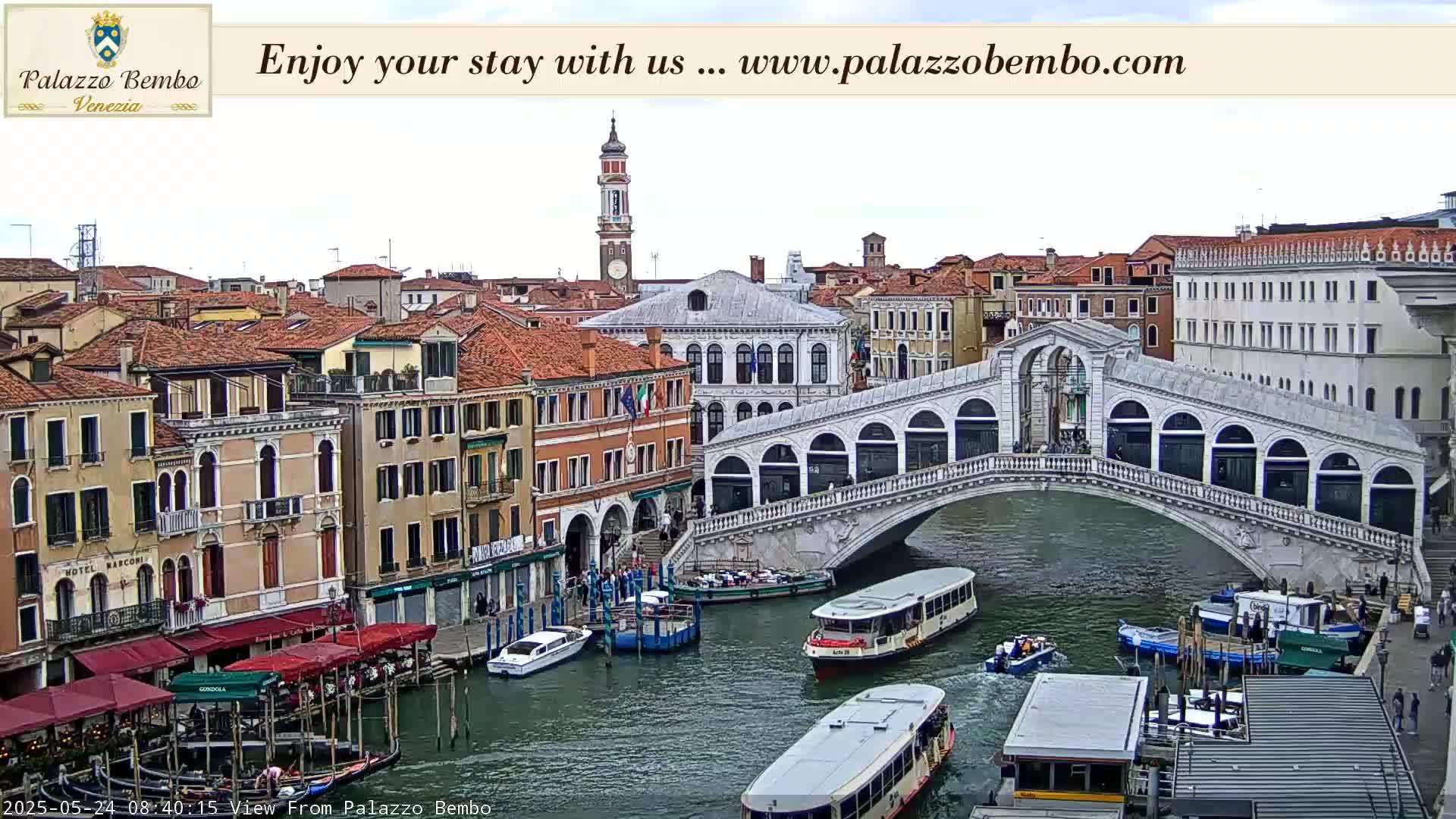 Venice, Rialto Bridge in Grand Canal Live Cam - Veneto, Italy