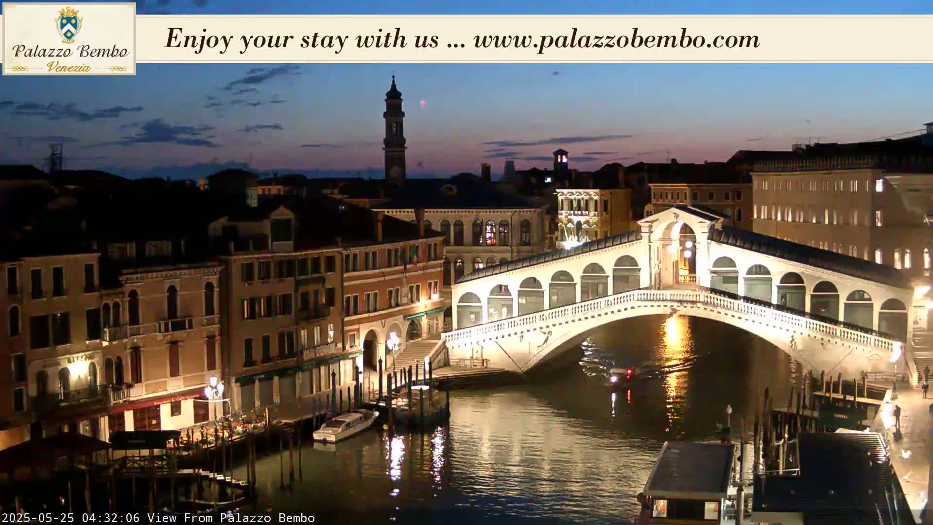 Venice, Rialto Bridge in Grand Canal Live Cam - Veneto, Italy