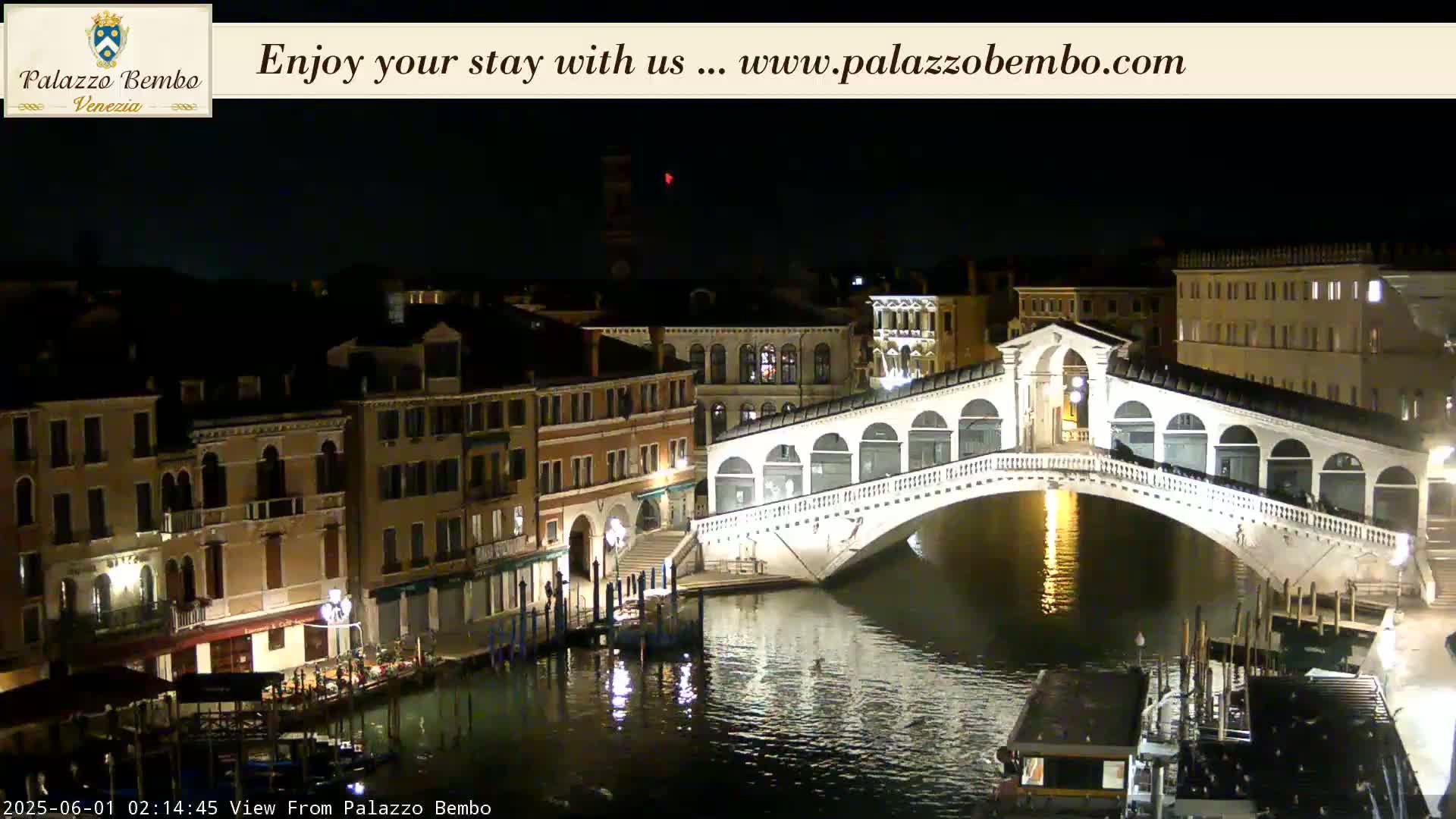 Venice, Rialto Bridge in Grand Canal Live Cam - Veneto, Italy