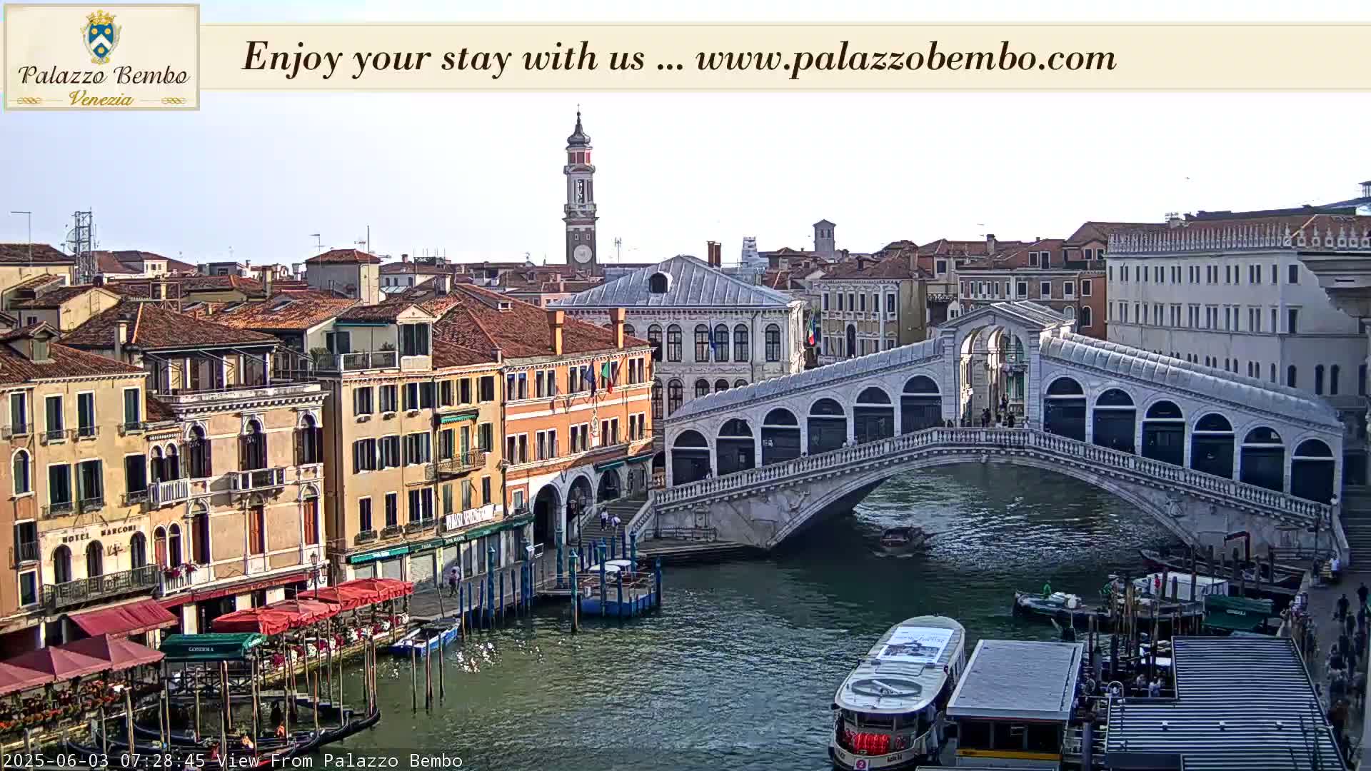 Venice, Rialto Bridge in Grand Canal Live Cam - Veneto, Italy