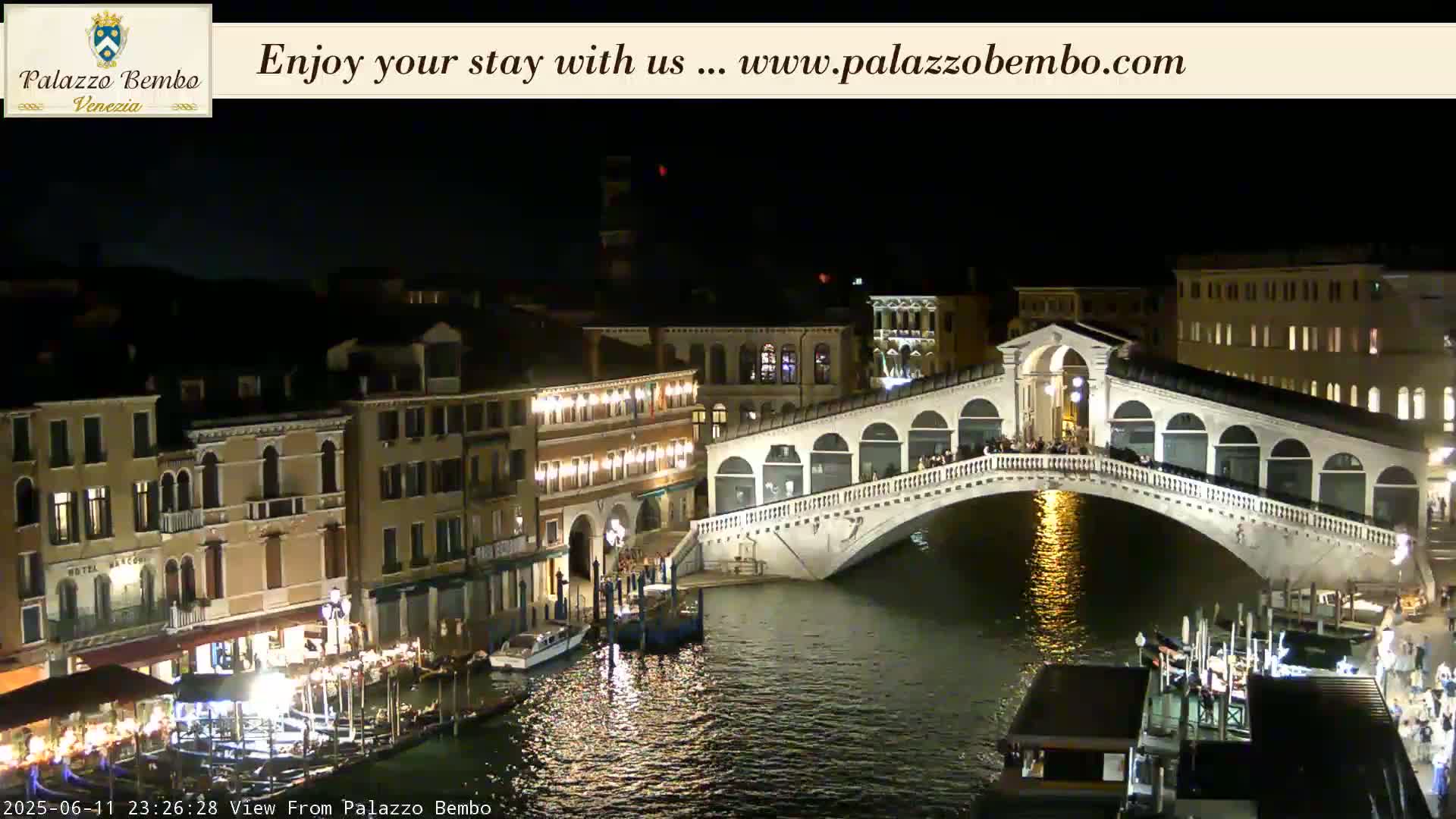 Venice, Rialto Bridge in Grand Canal Live Cam - Veneto, Italy