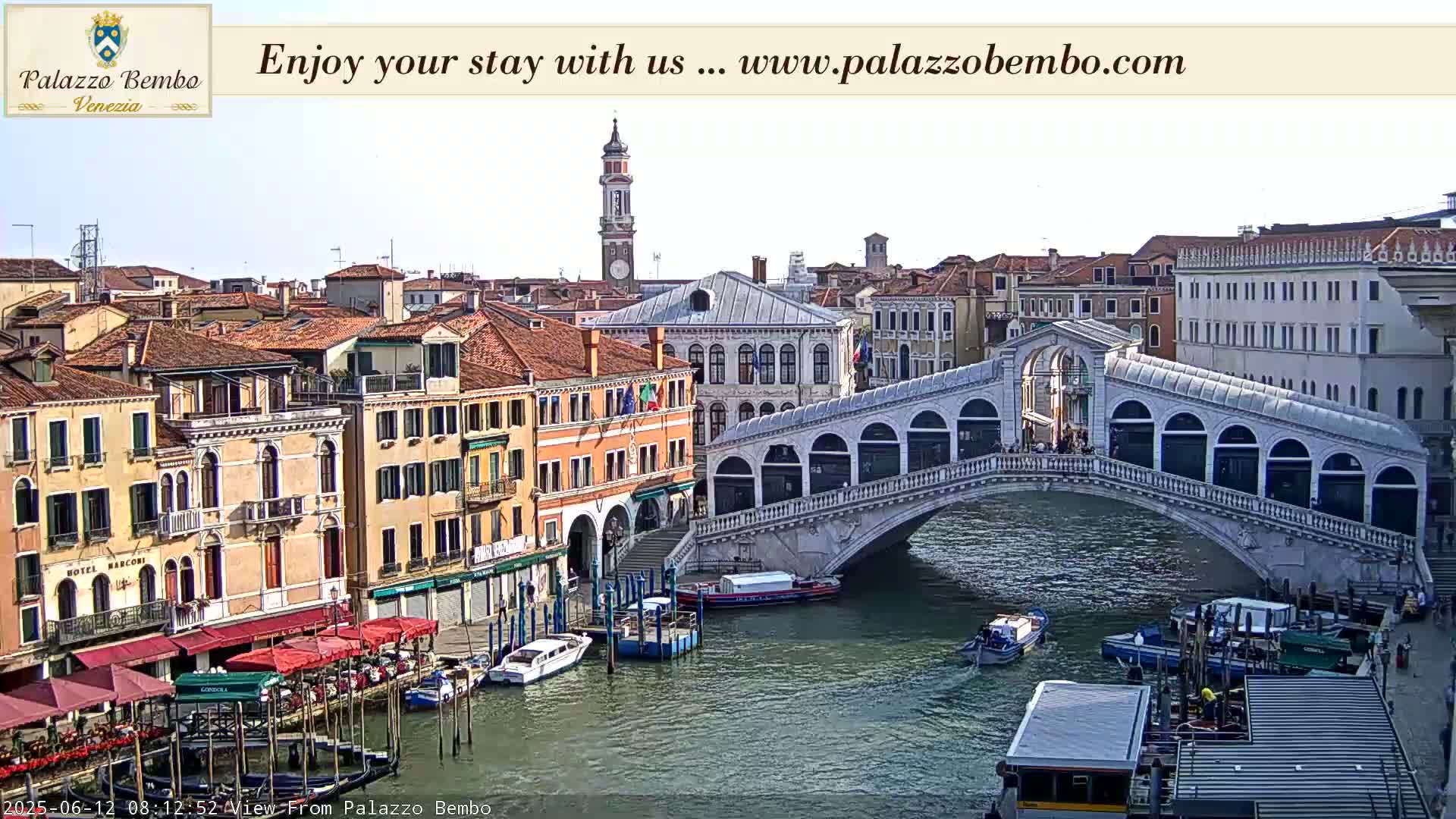 Venice, Rialto Bridge in Grand Canal Live Cam - Veneto, Italy