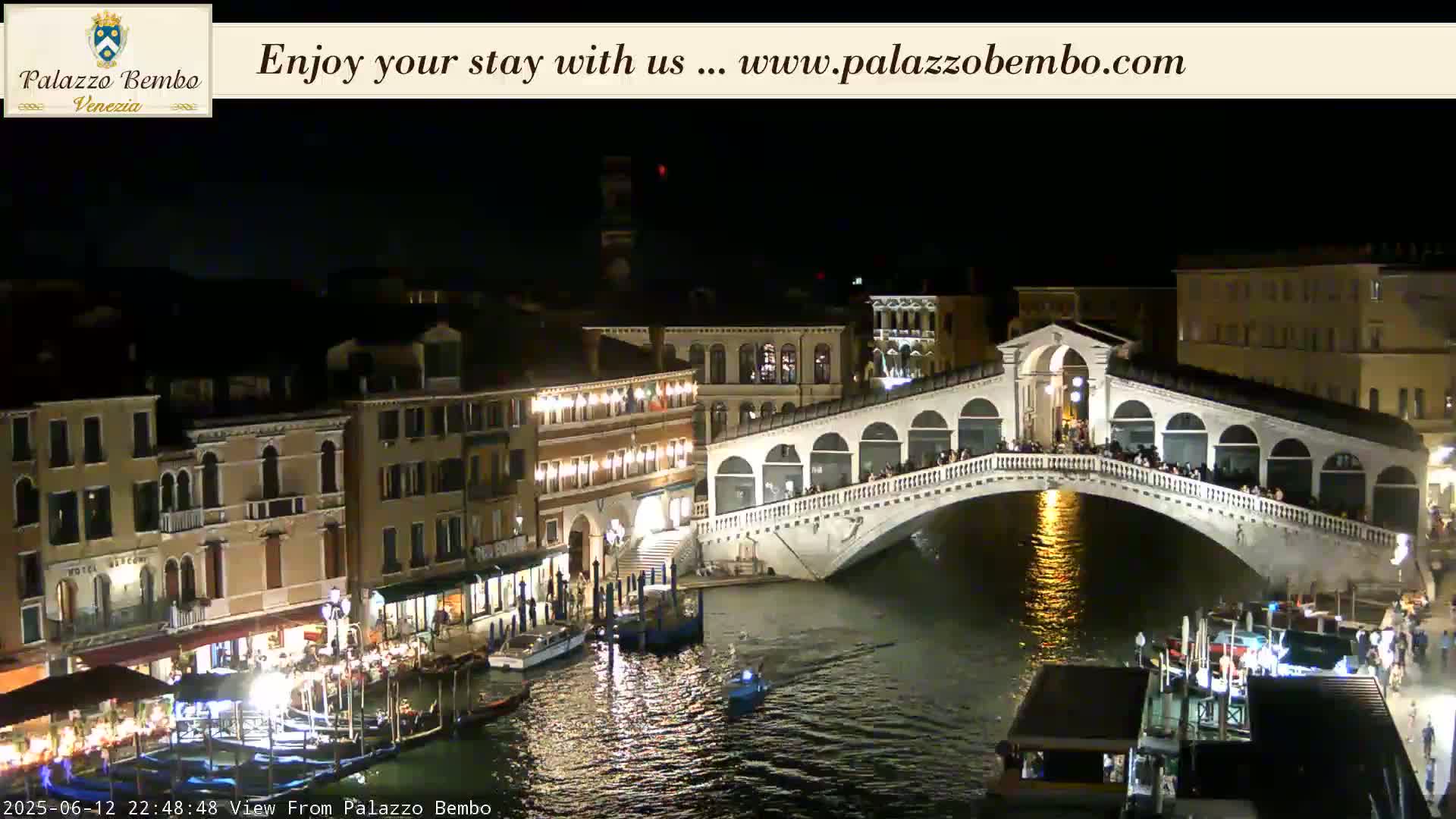 Venice, Rialto Bridge in Grand Canal Live Cam - Veneto, Italy