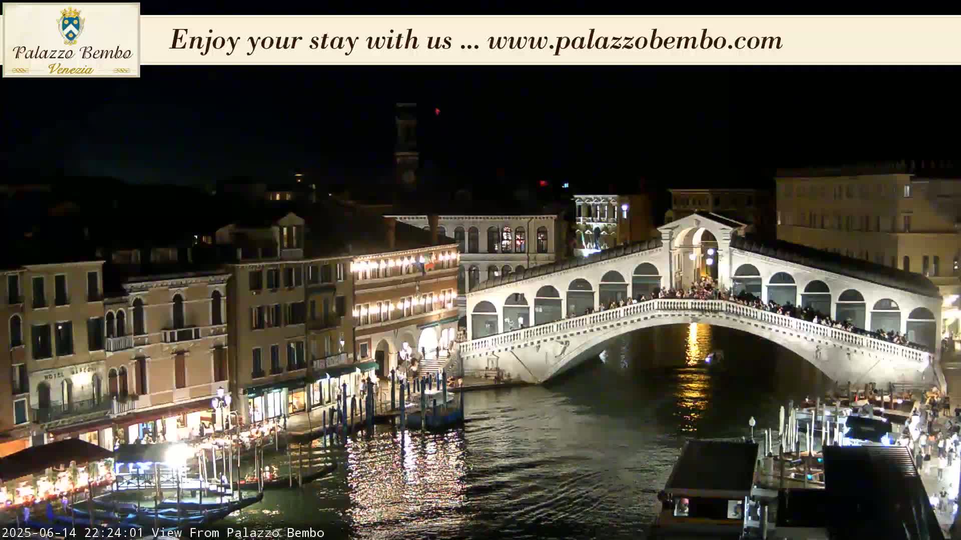 Venice, Rialto Bridge in Grand Canal Live Cam - Veneto, Italy