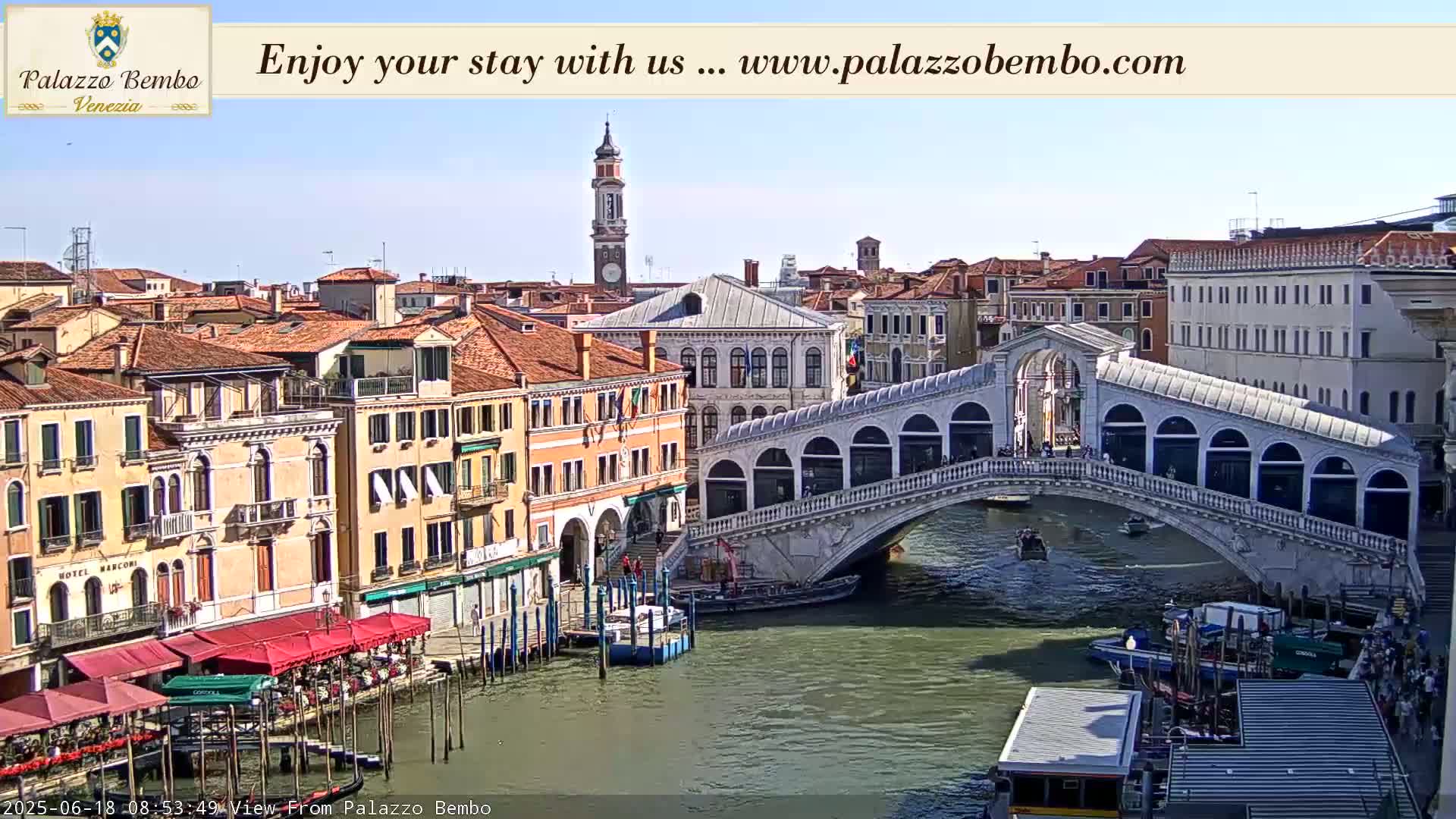 Venice, Rialto Bridge in Grand Canal Live Cam - Venice, Veneto, Italy