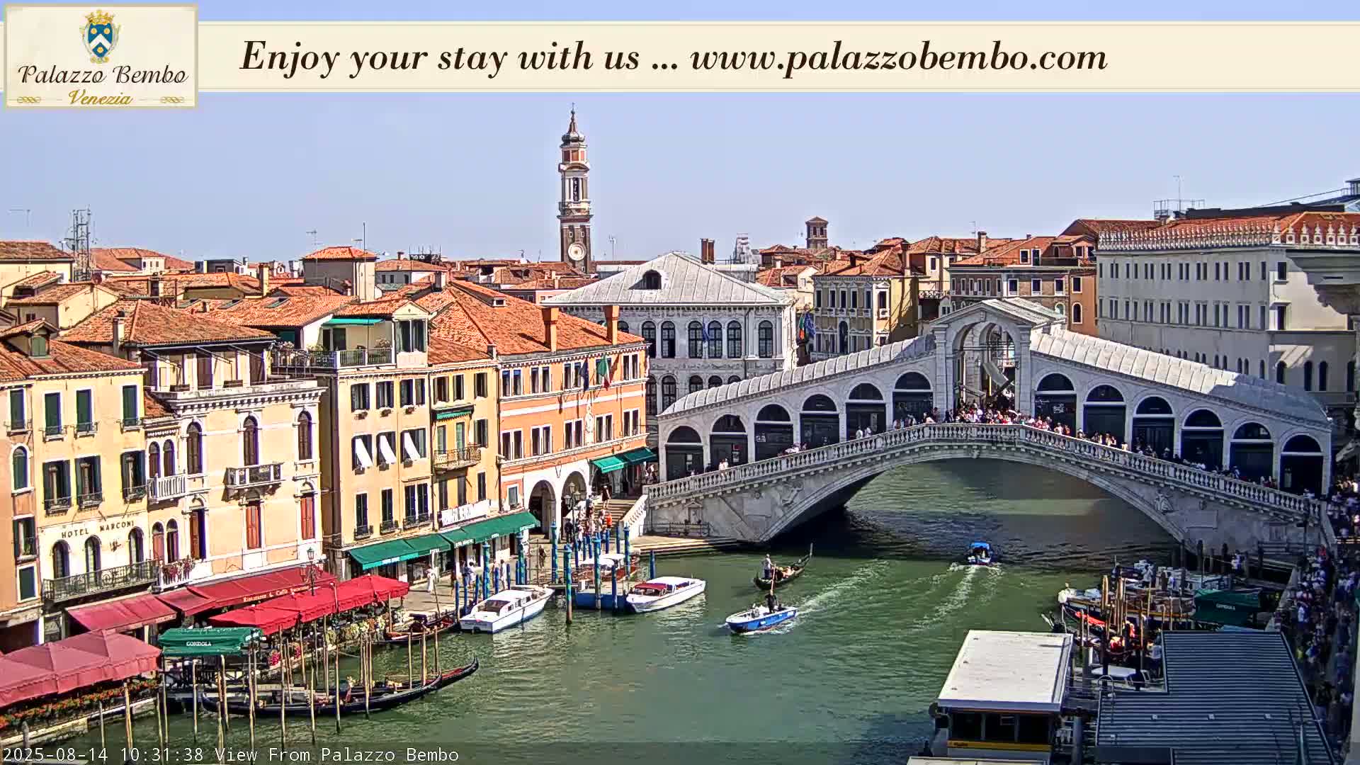 Venice, Rialto Bridge in Grand Canal Live Cam - Venice, Veneto, Italy