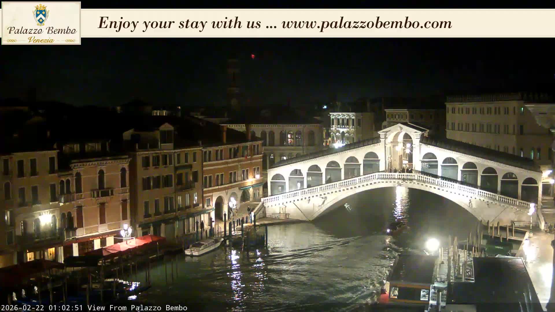 Venice, Rialto Bridge in Grand Canal Live Cam - Venice, Veneto, Italy