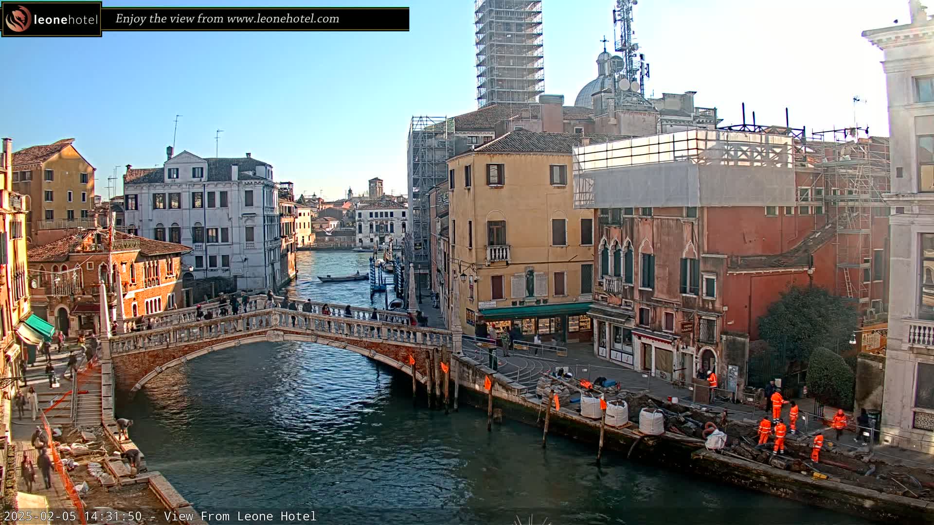 Venice, Canal of Cannaregio , Ponte delle Guglie Bridge Live Cam - Veneto, Italy