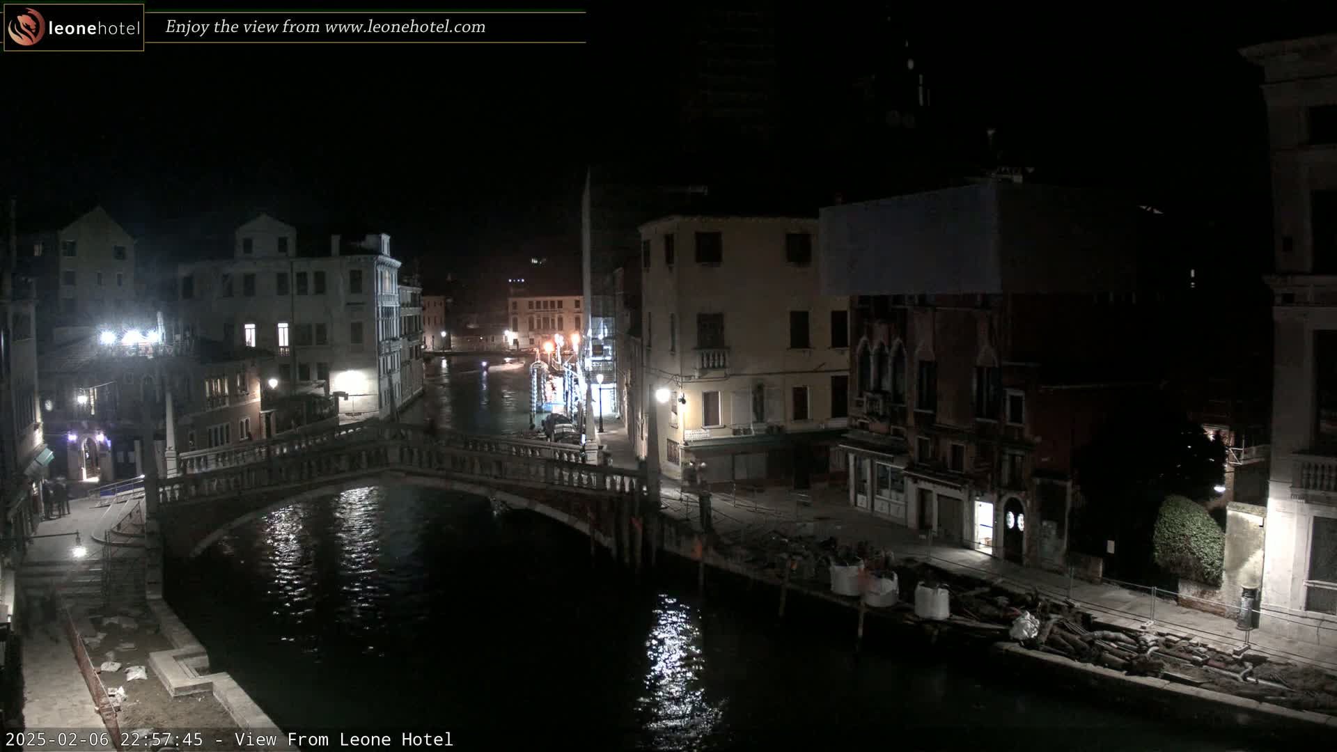 Venice, Canal of Cannaregio , Ponte delle Guglie Bridge Live Cam - Veneto, Italy
