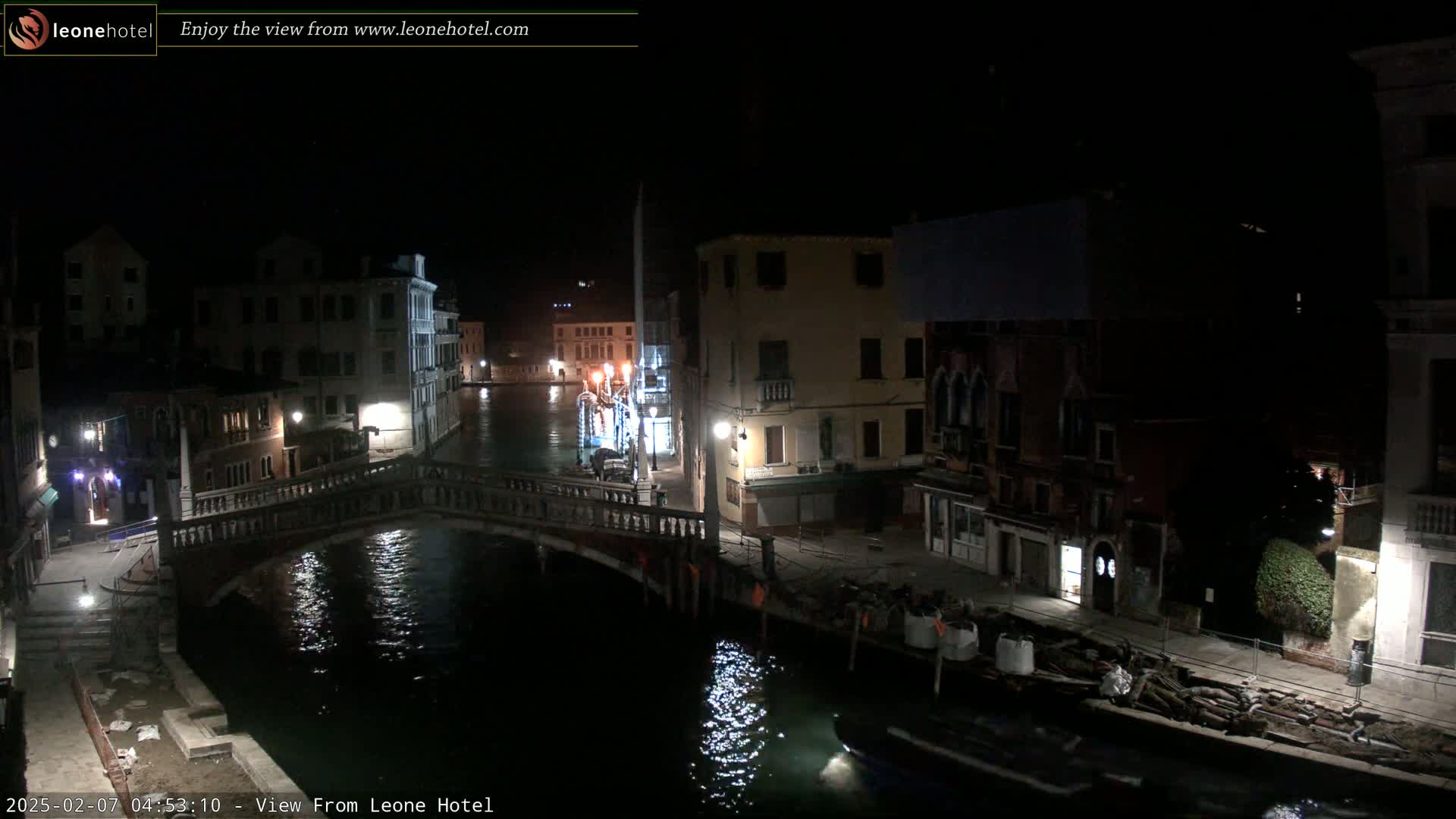 Venice, Canal of Cannaregio , Ponte delle Guglie Bridge Live Cam - Veneto, Italy