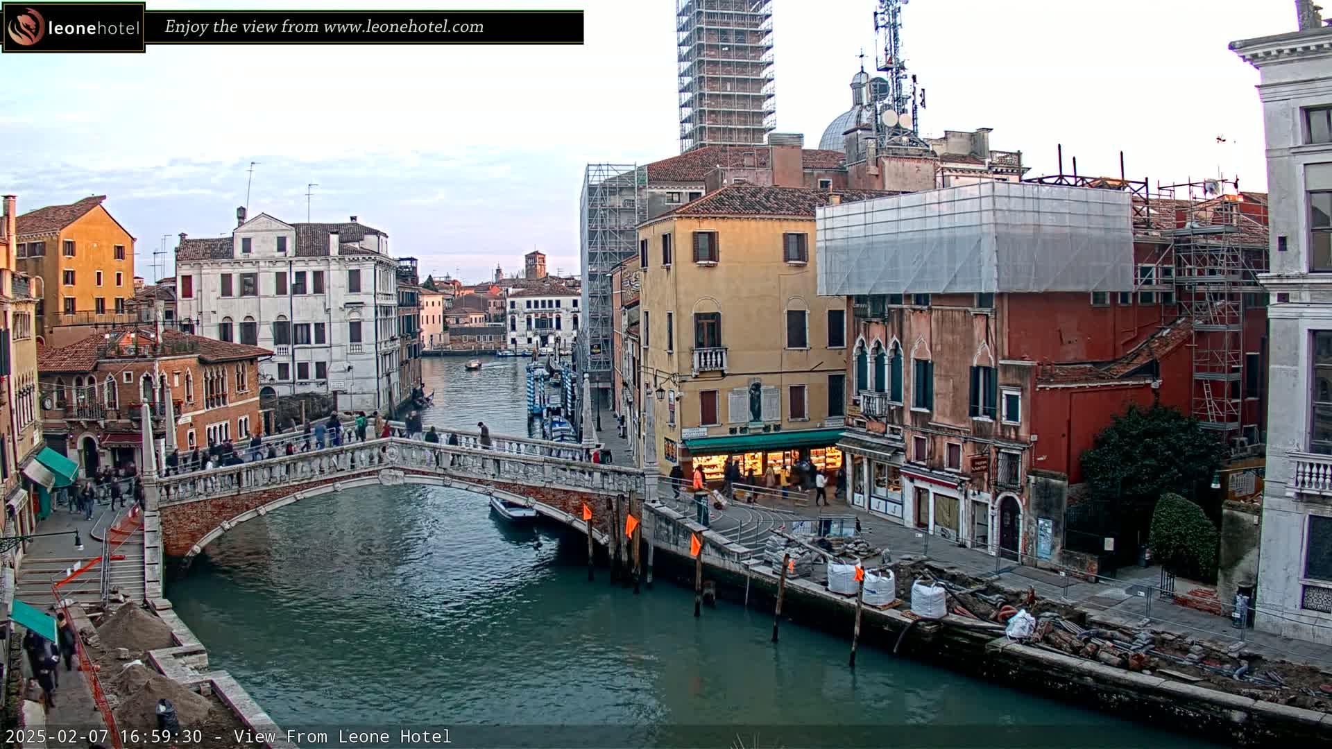 Venice, Canal of Cannaregio , Ponte delle Guglie Bridge Live Cam - Veneto, Italy
