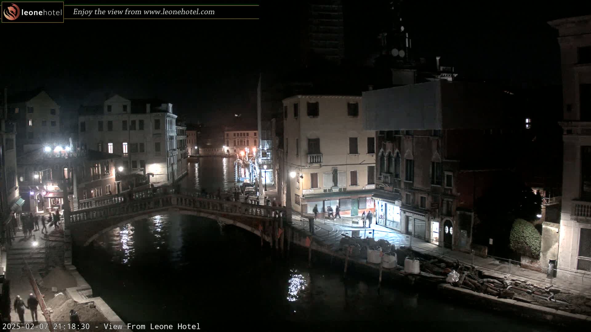 Venice, Canal of Cannaregio , Ponte delle Guglie Bridge Live Cam - Veneto, Italy