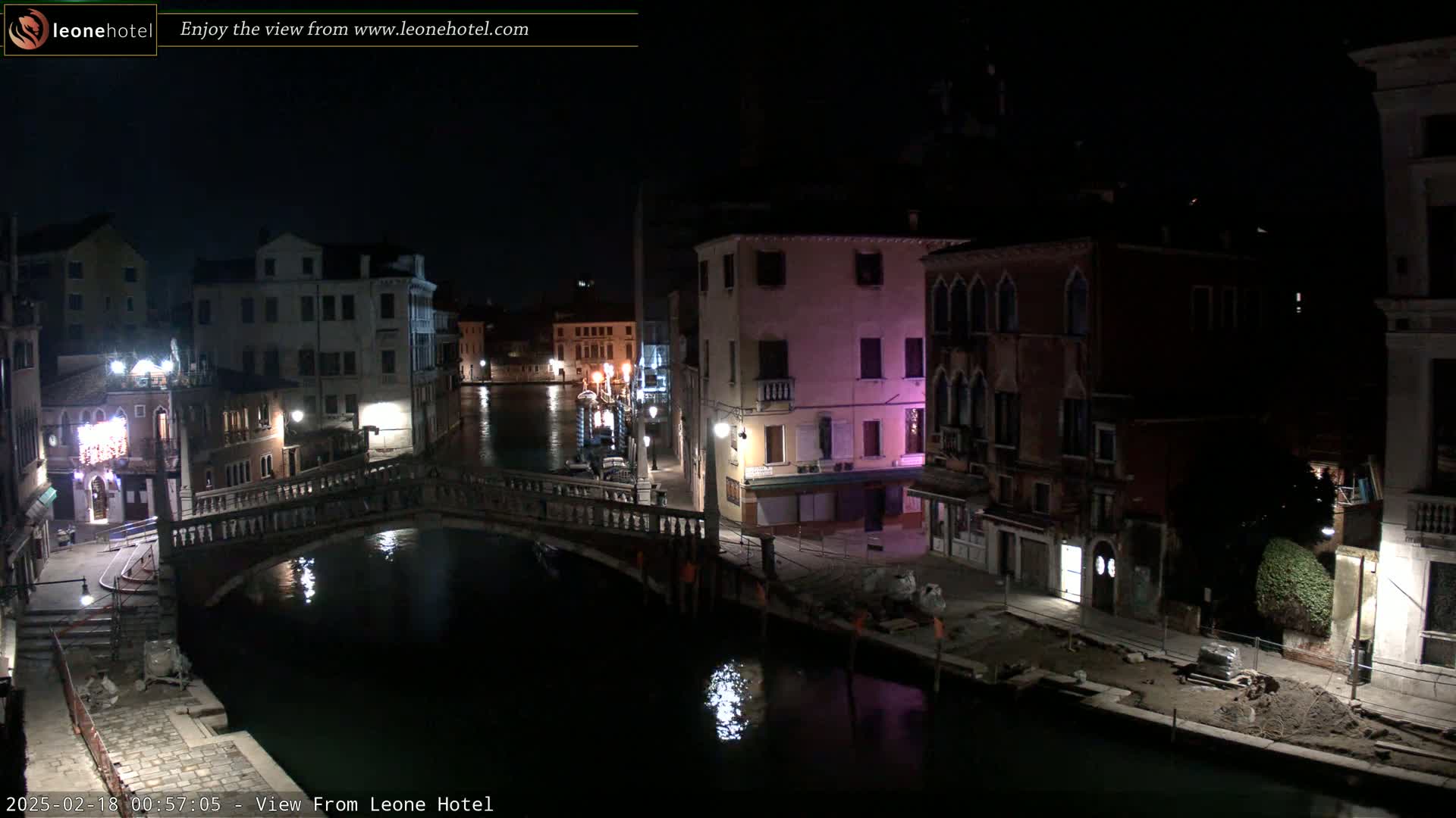Venice, Canal of Cannaregio , Ponte delle Guglie Bridge Live Cam - Veneto, Italy