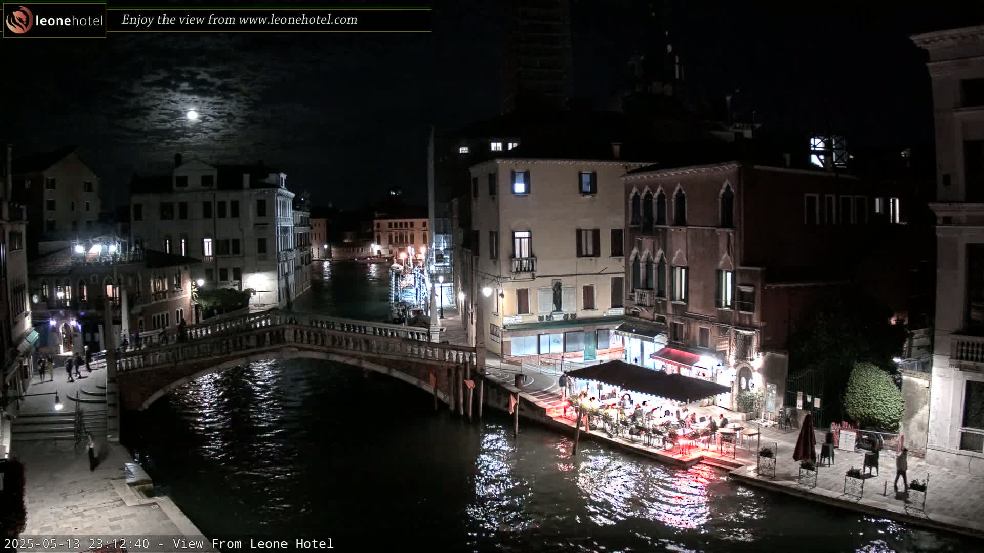 Venice, Canal of Cannaregio , Ponte delle Guglie Bridge Live Cam - Venice, Veneto, Italy