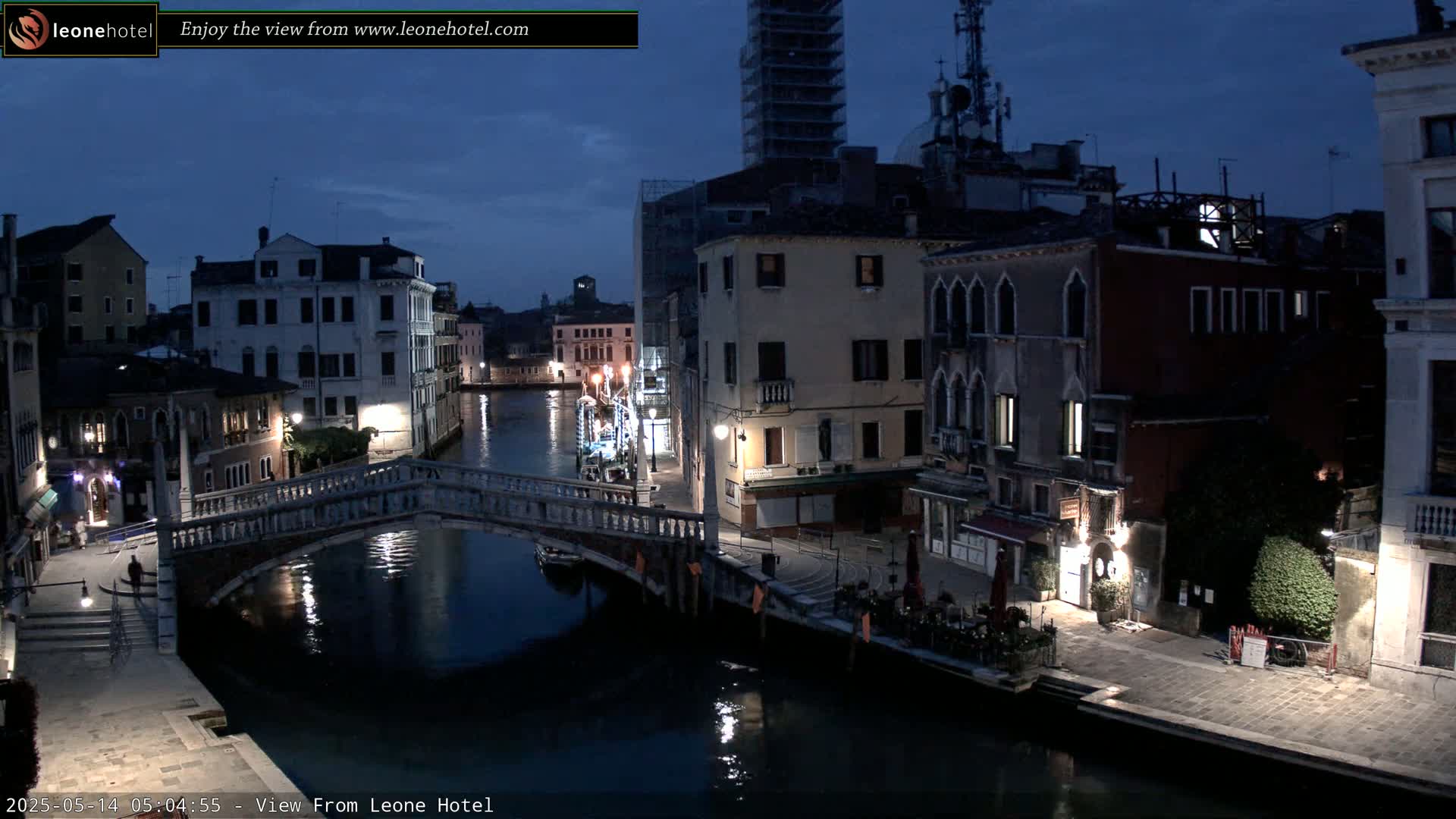 Venice, Canal of Cannaregio , Ponte delle Guglie Bridge Live Cam - Venice, Veneto, Italy