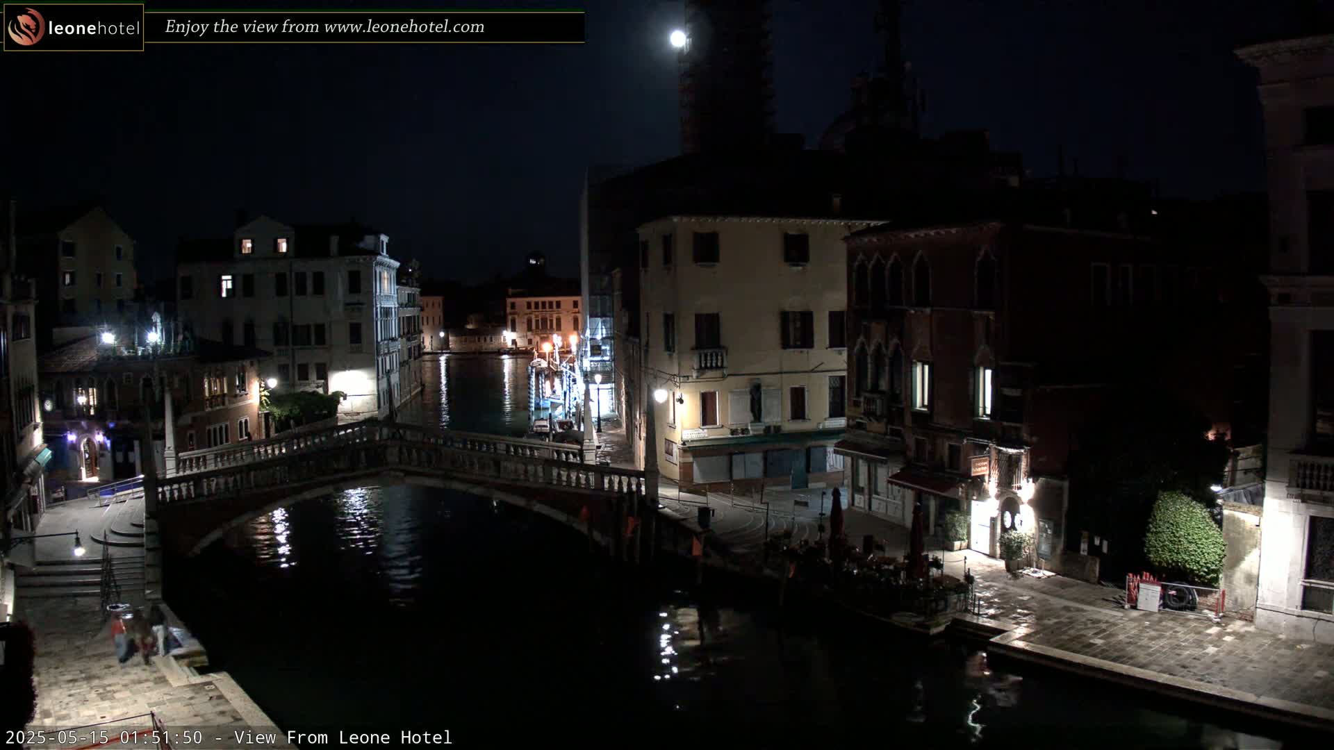 Venice, Canal of Cannaregio , Ponte delle Guglie Bridge Live Cam - Venice, Veneto, Italy