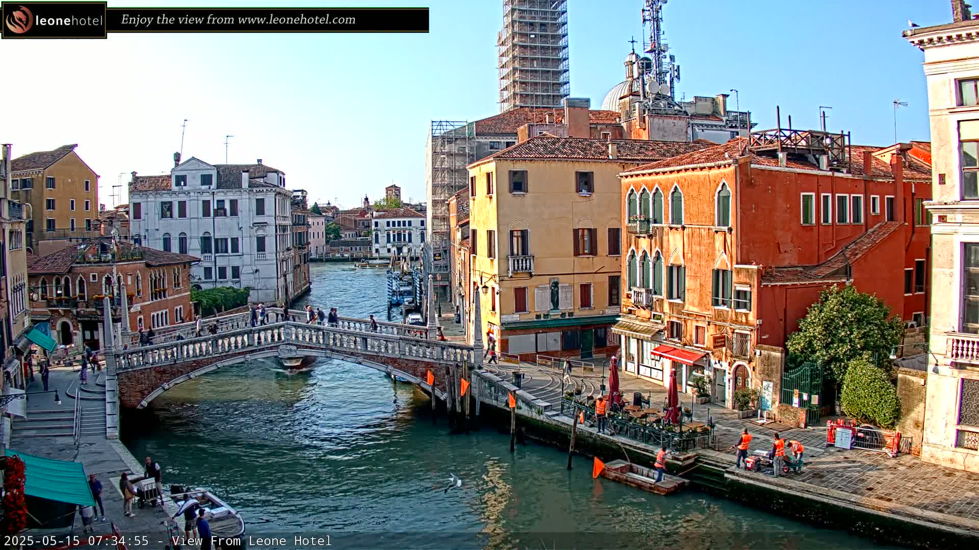 Venice, Canal of Cannaregio , Ponte delle Guglie Bridge Live Cam - Venice, Veneto, Italy