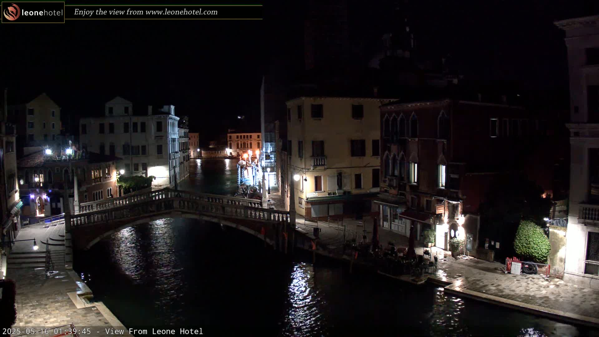 Venice, Canal of Cannaregio , Ponte delle Guglie Bridge Live Cam - Venice, Veneto, Italy