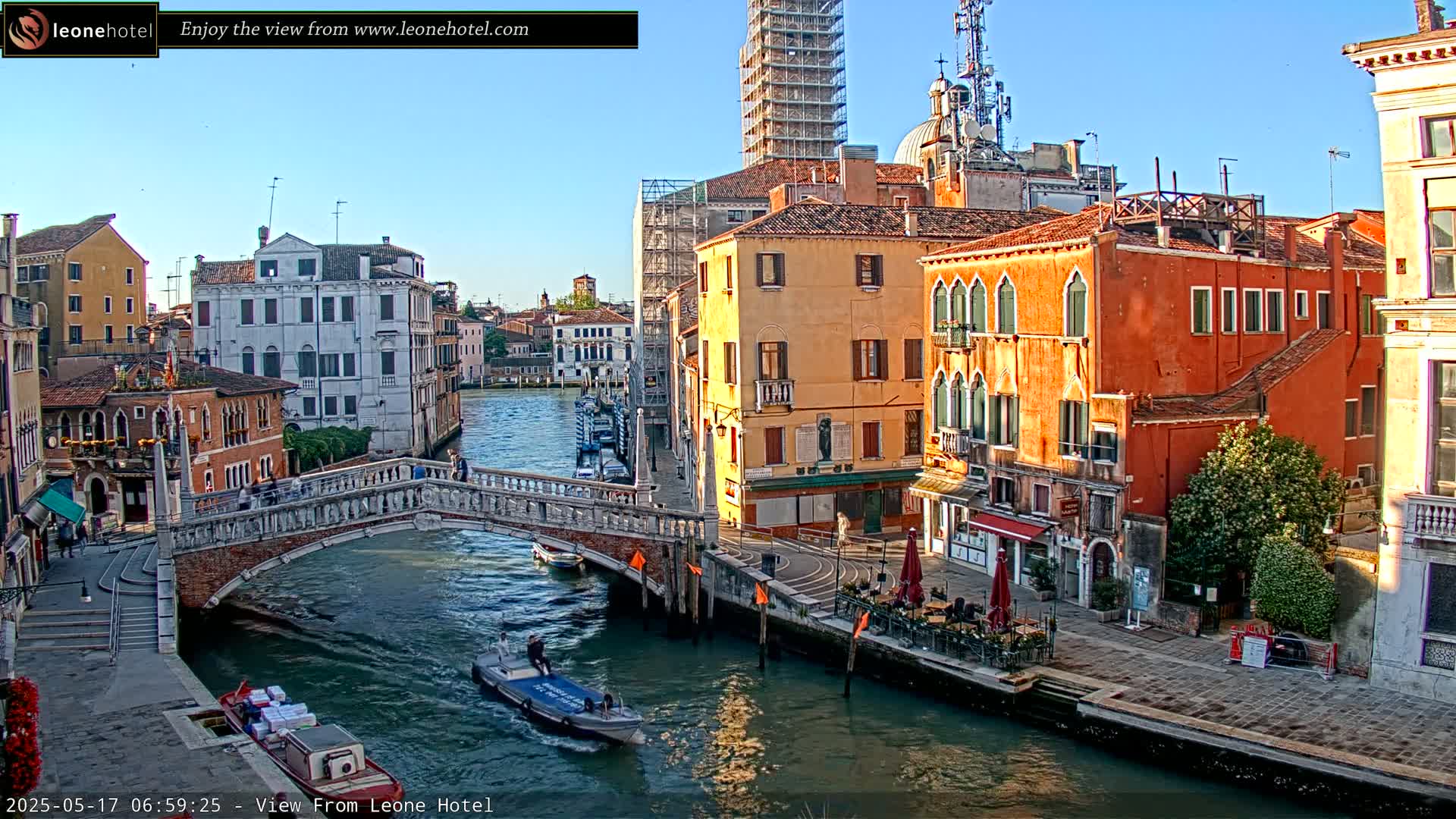 Venice, Canal of Cannaregio , Ponte delle Guglie Bridge Live Cam - Venice, Veneto, Italy