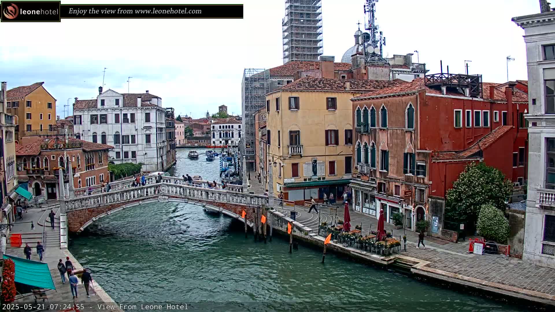 Venice, Canal of Cannaregio , Ponte delle Guglie Bridge Live Cam - Venice, Veneto, Italy