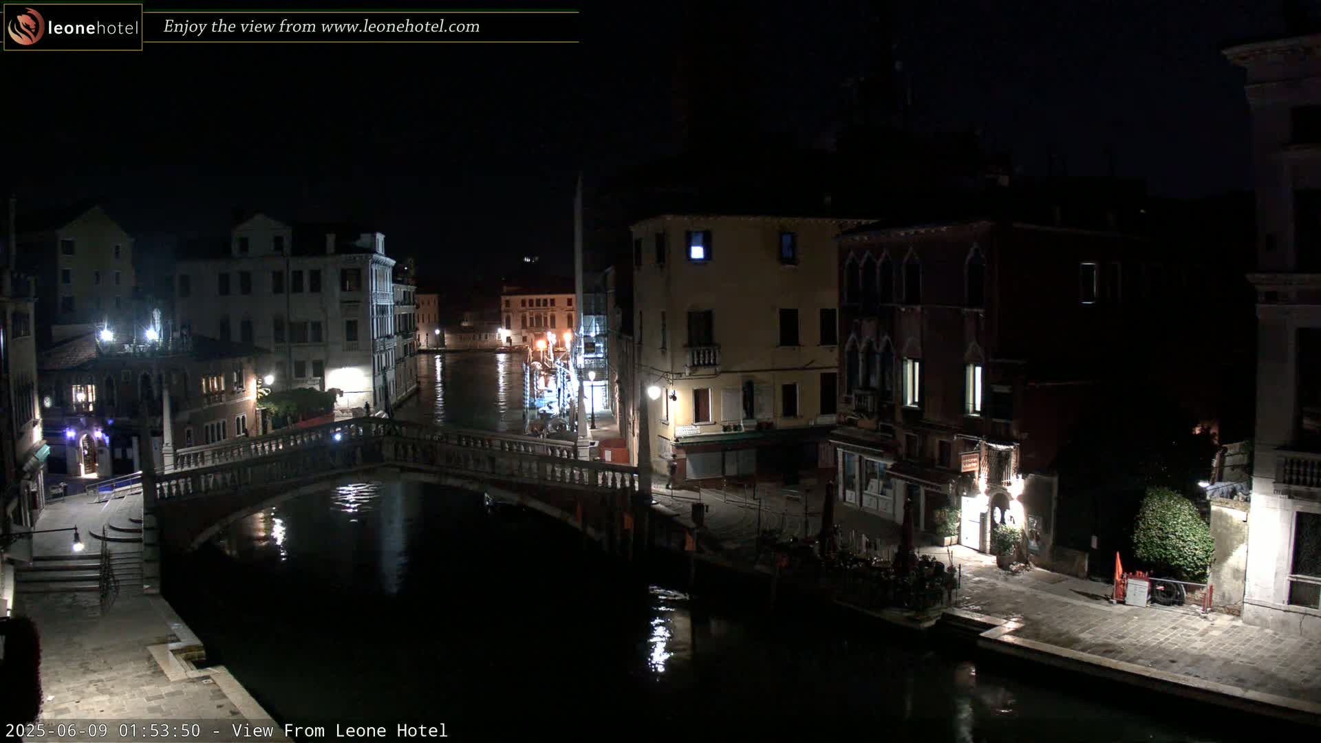 Venice, Canal of Cannaregio , Ponte delle Guglie Bridge Live Cam - Venice, Veneto, Italy