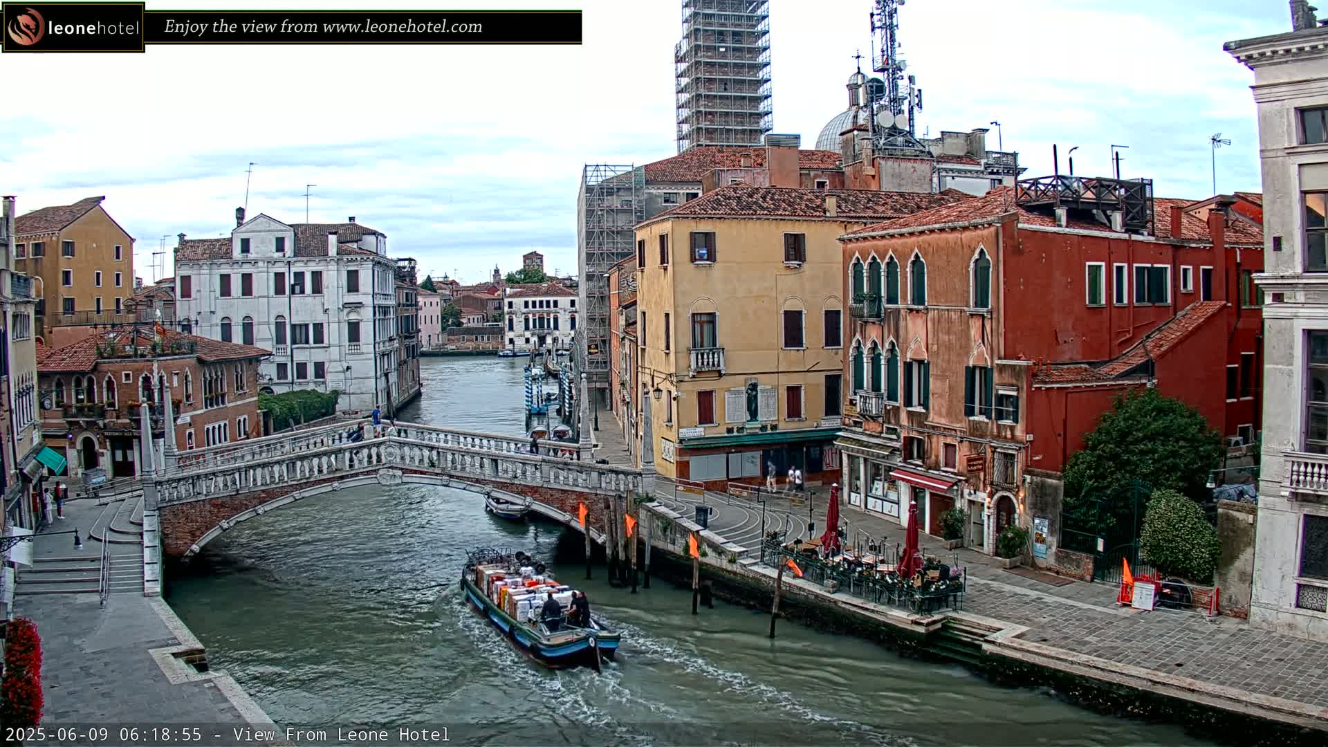 Venice, Canal of Cannaregio , Ponte delle Guglie Bridge Live Cam - Venice, Veneto, Italy