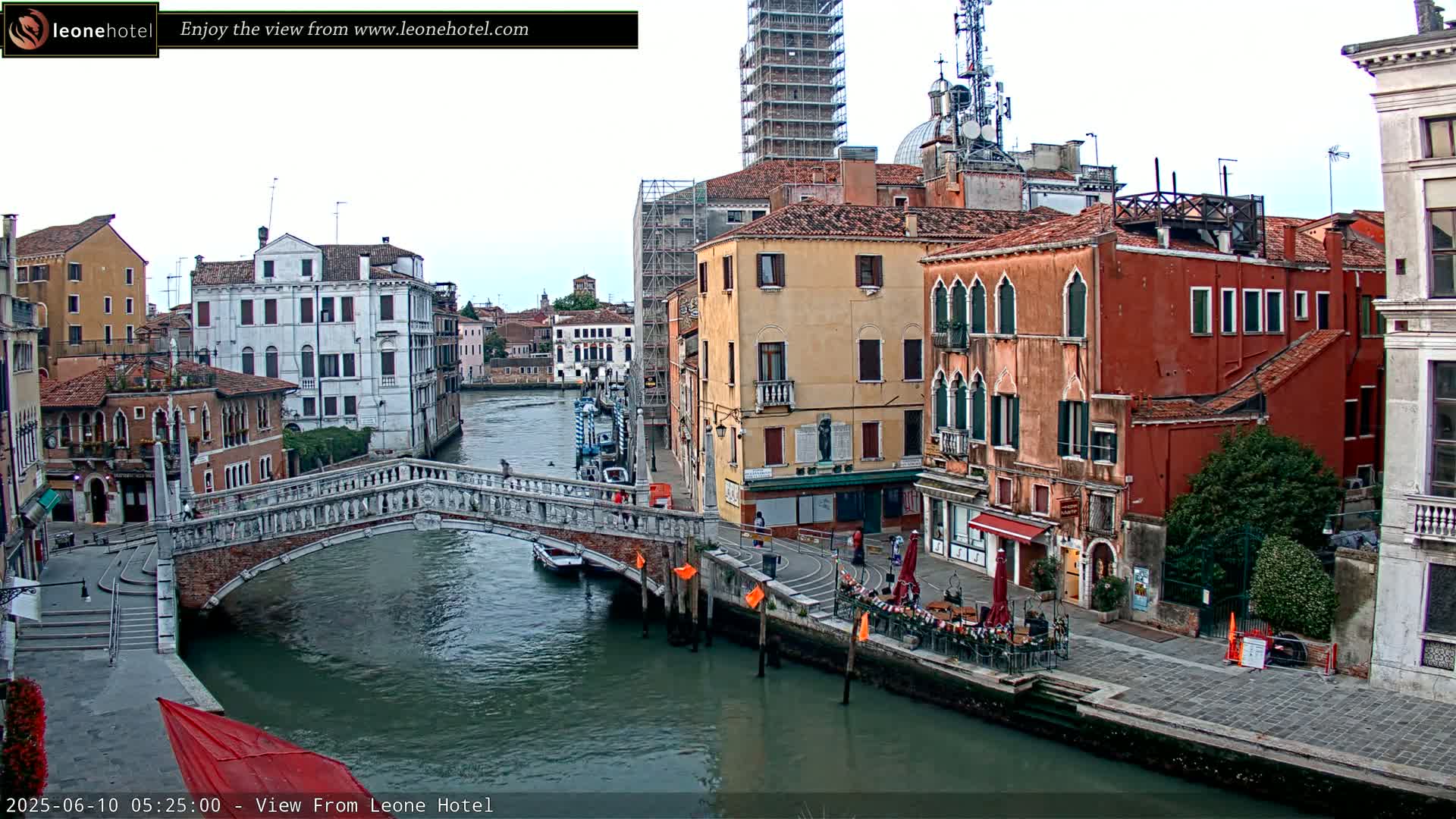 Venice, Canal of Cannaregio , Ponte delle Guglie Bridge Live Cam - Veneto, Italy