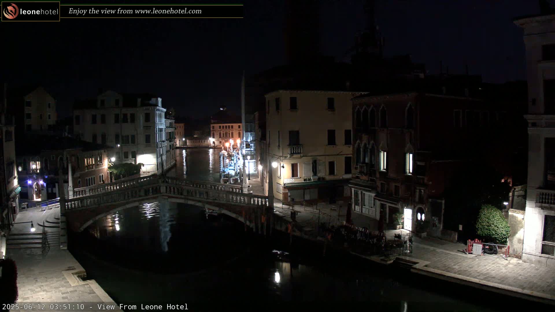 Venice, Canal of Cannaregio , Ponte delle Guglie Bridge Live Cam - Veneto, Italy