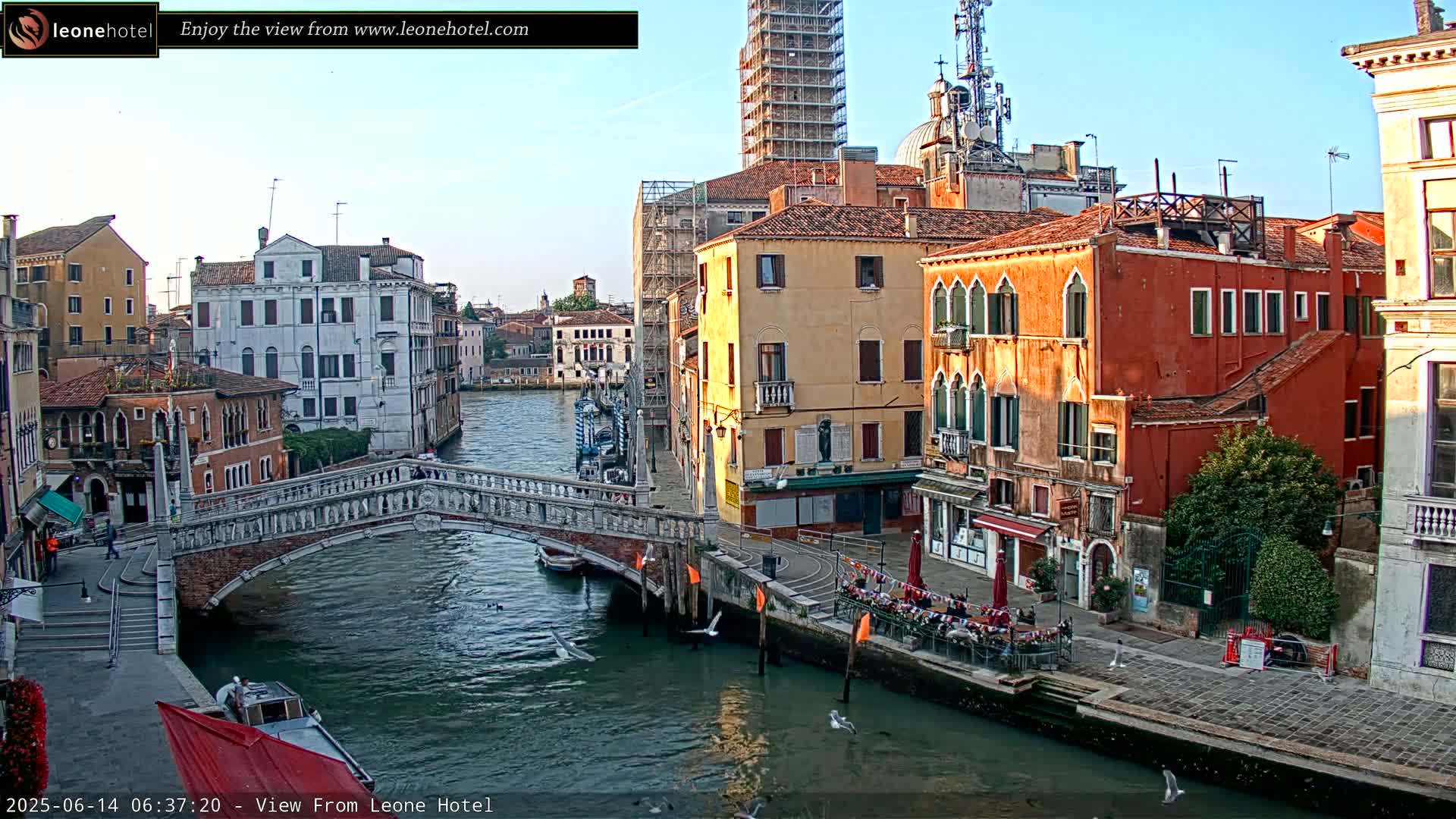 Venice, Canal of Cannaregio , Ponte delle Guglie Bridge Live Cam - Veneto, Italy