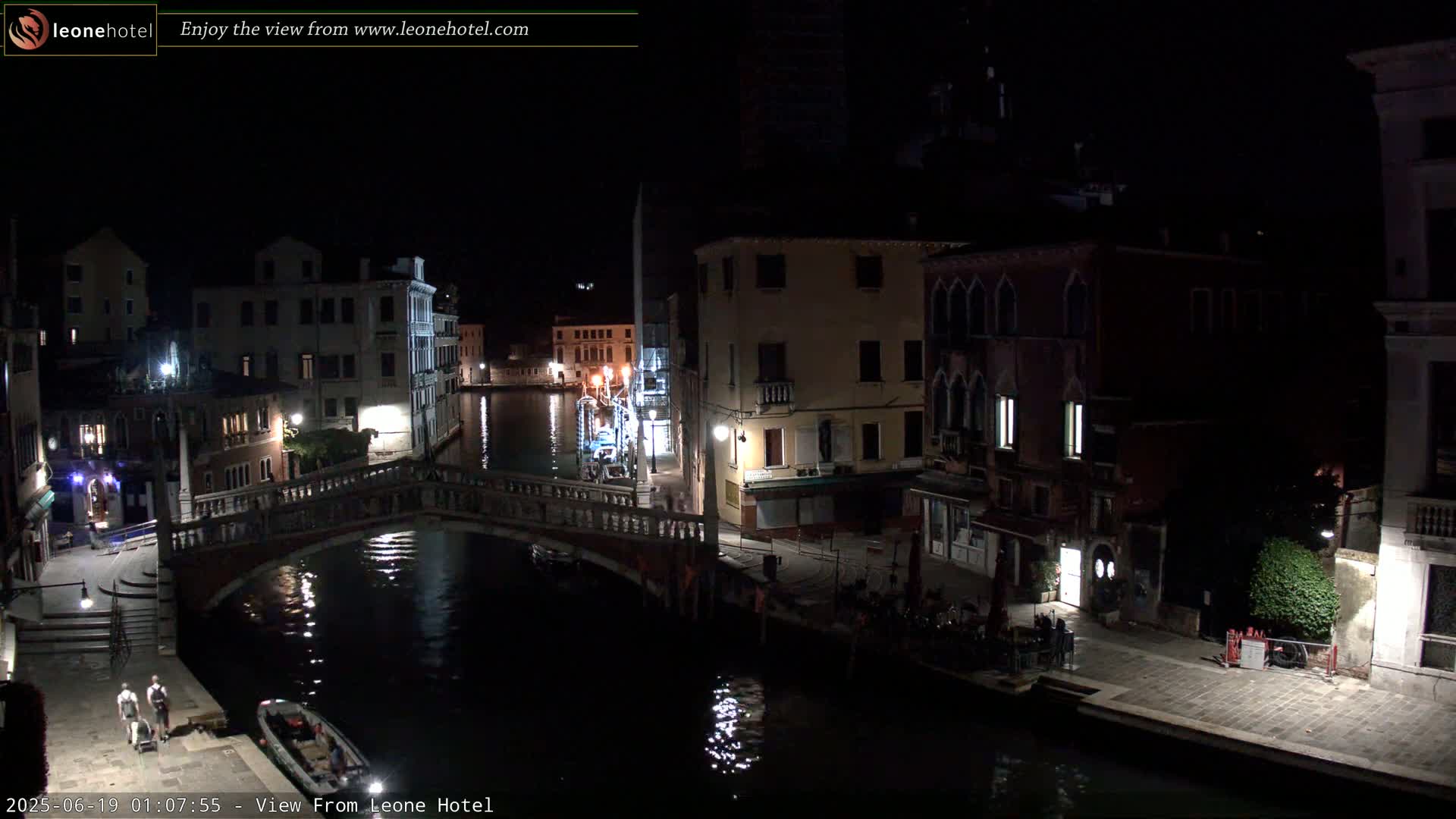Venice, Canal of Cannaregio , Ponte delle Guglie Bridge Live Cam - Venice, Veneto, Italy
