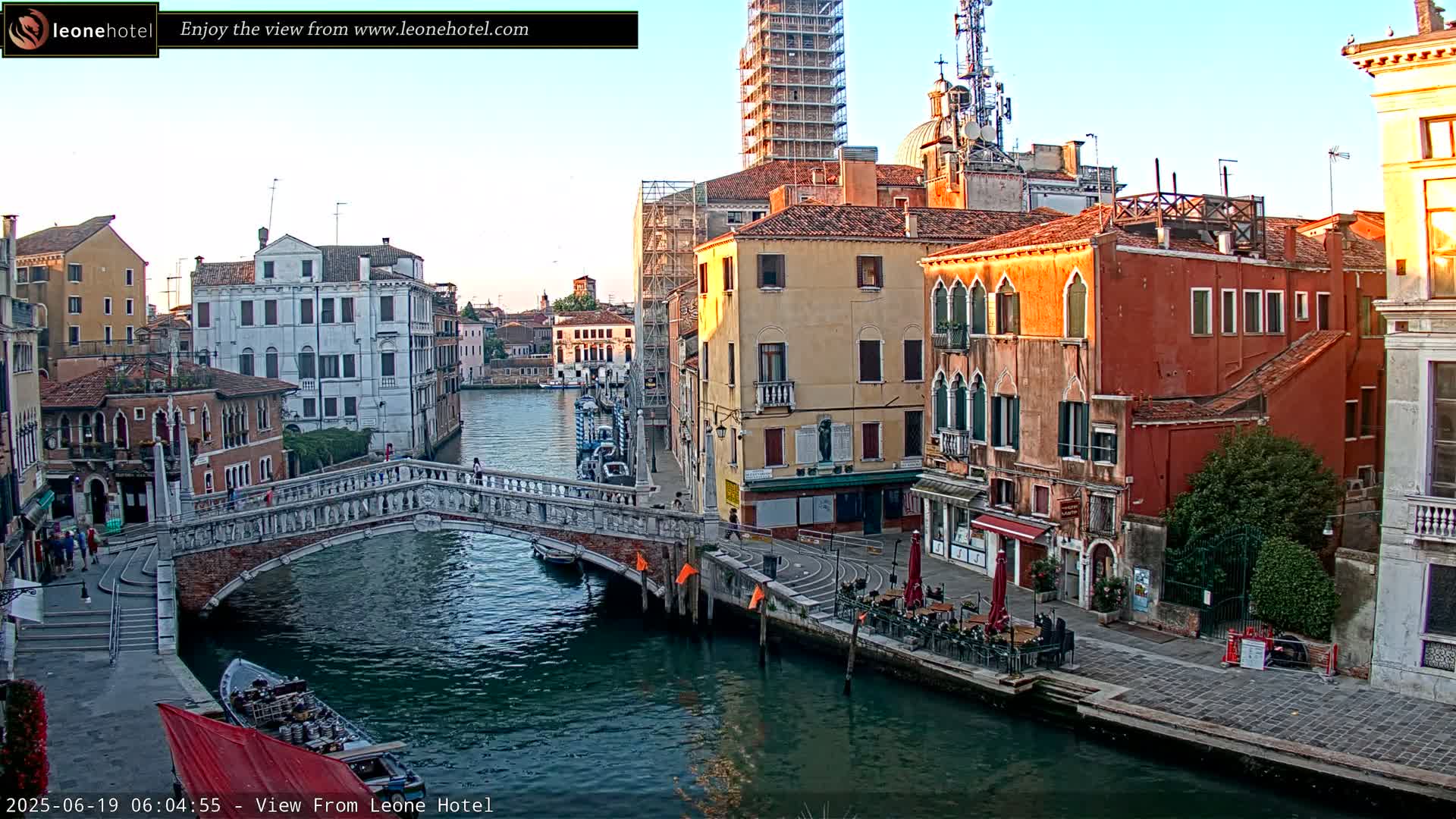 Venice, Canal of Cannaregio , Ponte delle Guglie Bridge Live Cam - Venice, Veneto, Italy