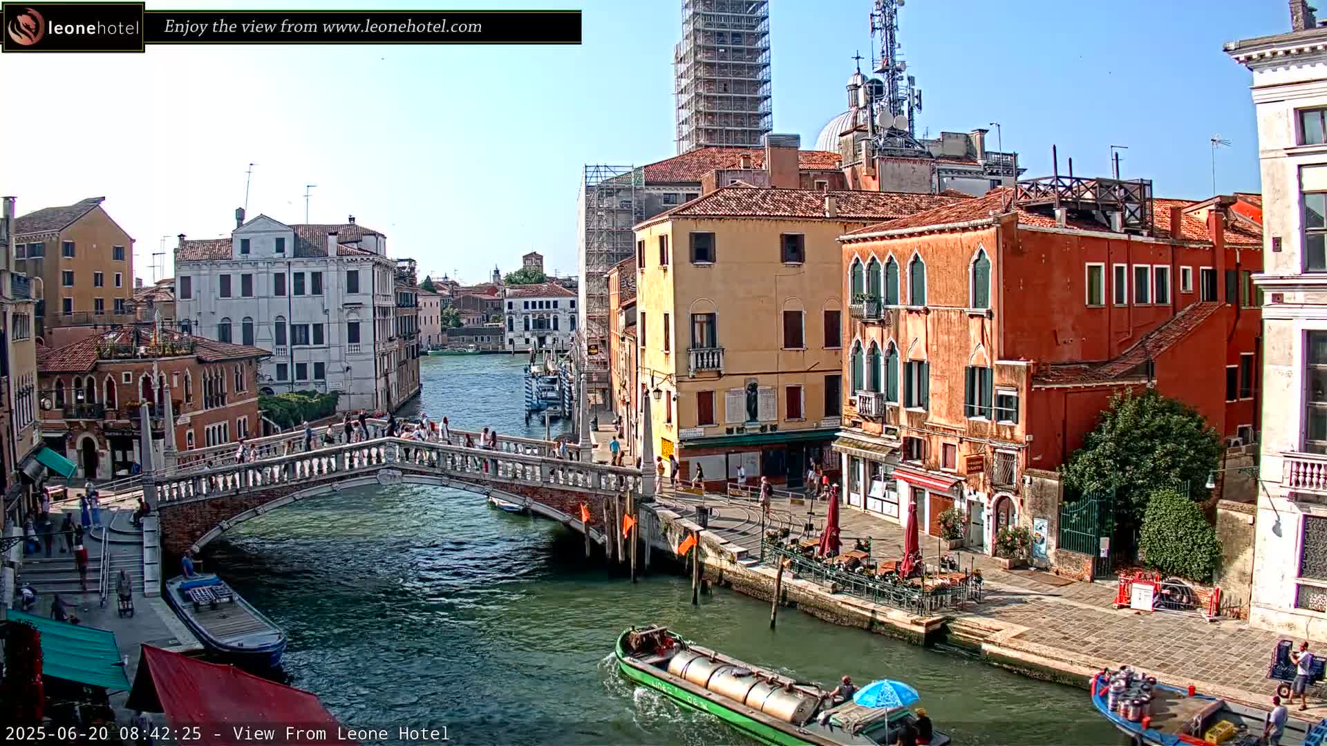 Venice, Canal of Cannaregio , Ponte delle Guglie Bridge Live Cam - Venice, Veneto, Italy