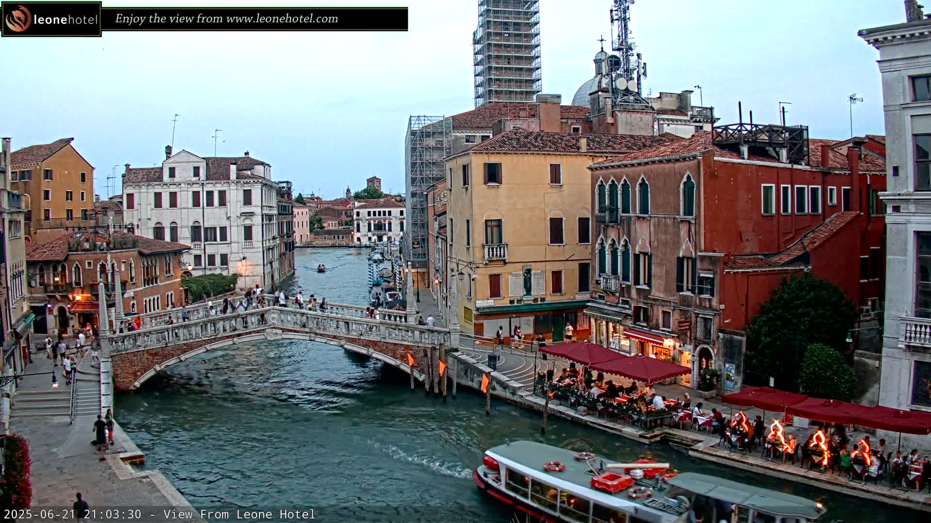 Venice, Canal of Cannaregio , Ponte delle Guglie Bridge Live Cam - Venice, Veneto, Italy