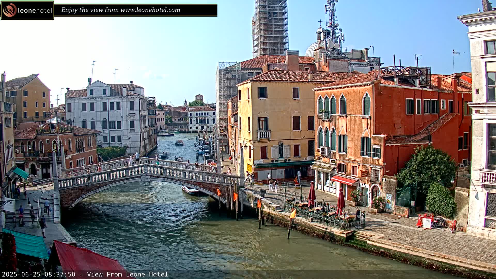 Venice, Canal of Cannaregio , Ponte delle Guglie Bridge Live Cam - Venice, Veneto, Italy