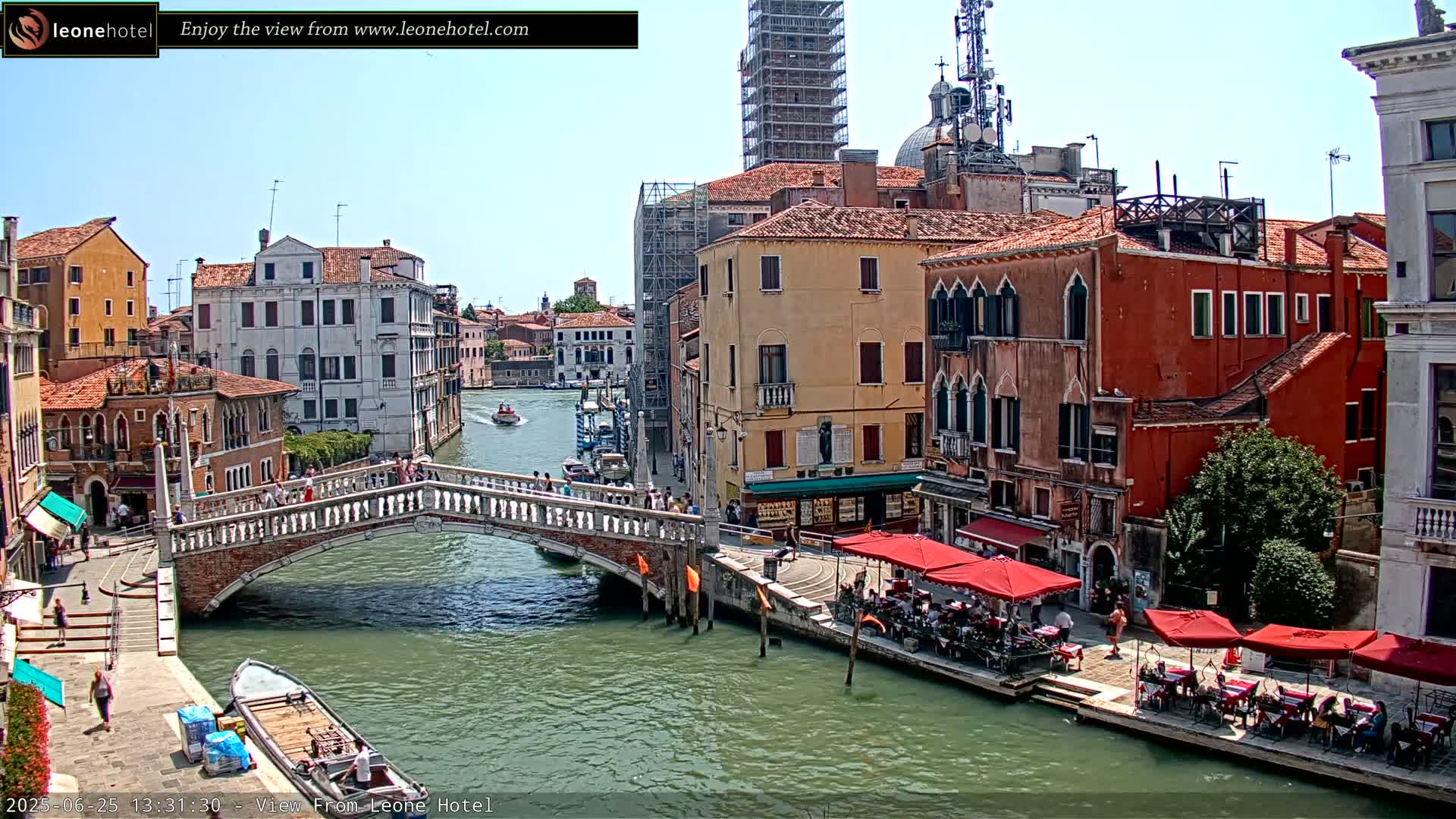 Venice, Canal of Cannaregio , Ponte delle Guglie Bridge Live Cam - Venice, Veneto, Italy