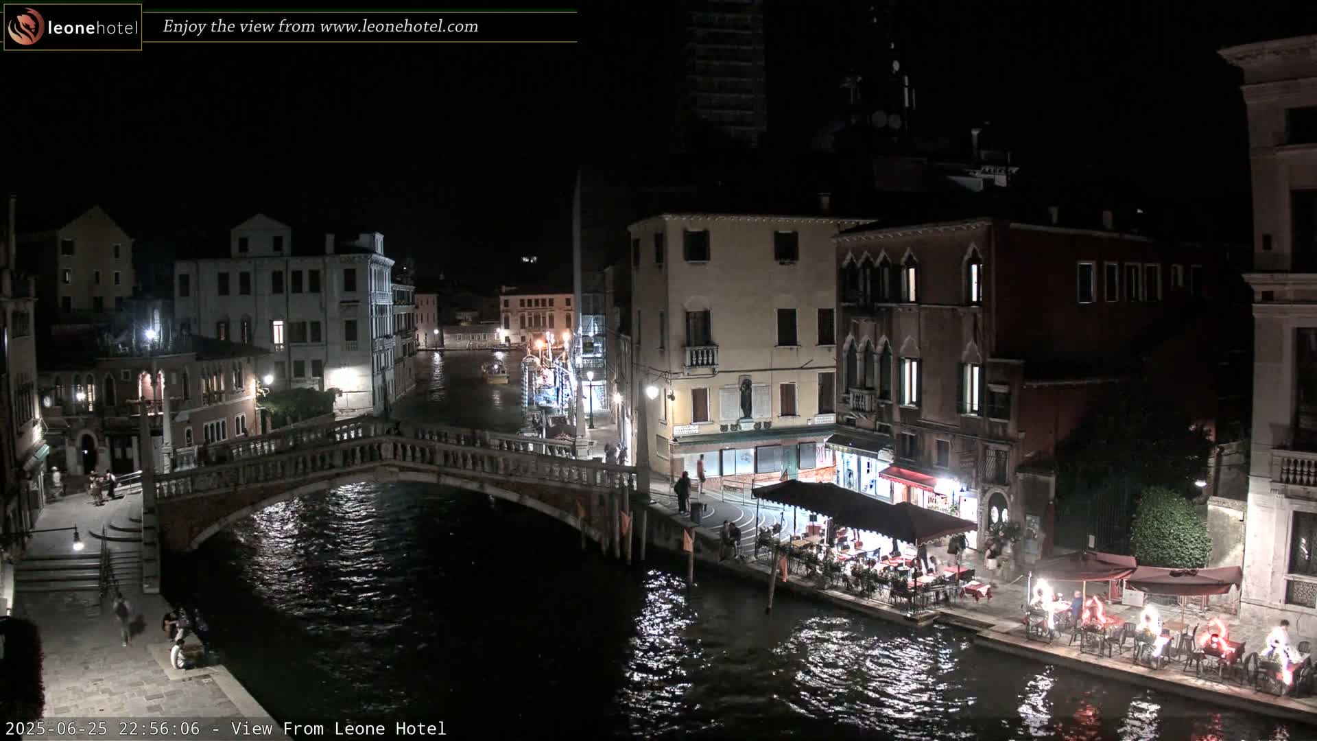Venice, Canal of Cannaregio , Ponte delle Guglie Bridge Live Cam - Venice, Veneto, Italy