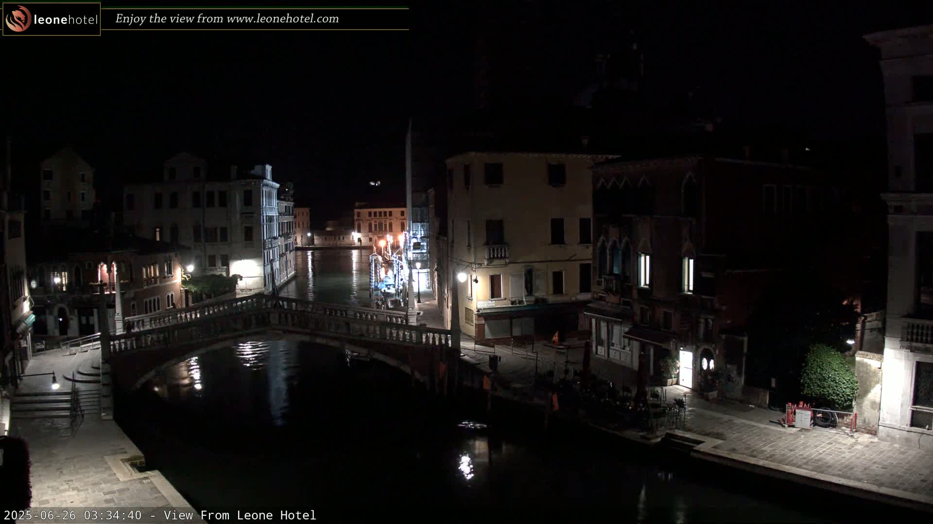 Venice, Canal of Cannaregio , Ponte delle Guglie Bridge Live Cam - Venice, Veneto, Italy