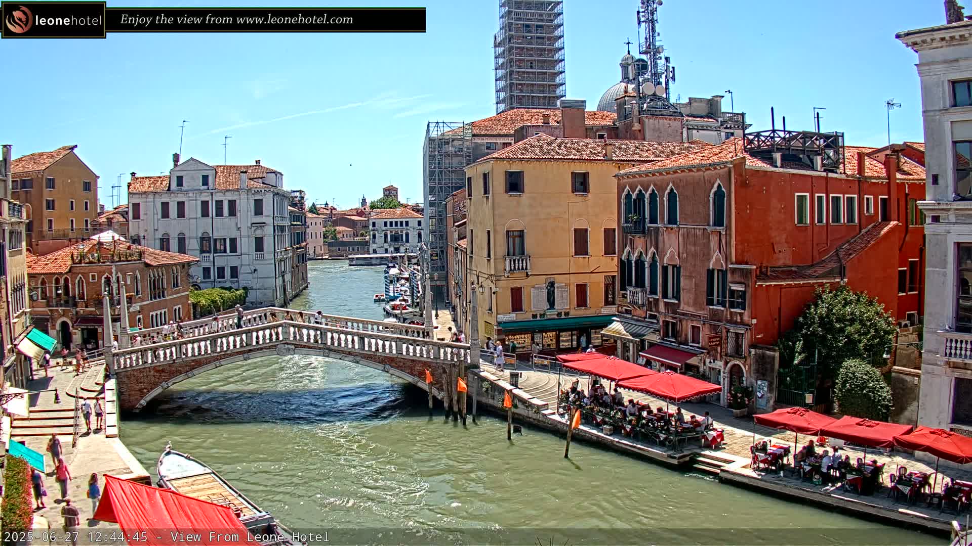 Venice, Canal of Cannaregio , Ponte delle Guglie Bridge Live Cam - Venice, Veneto, Italy
