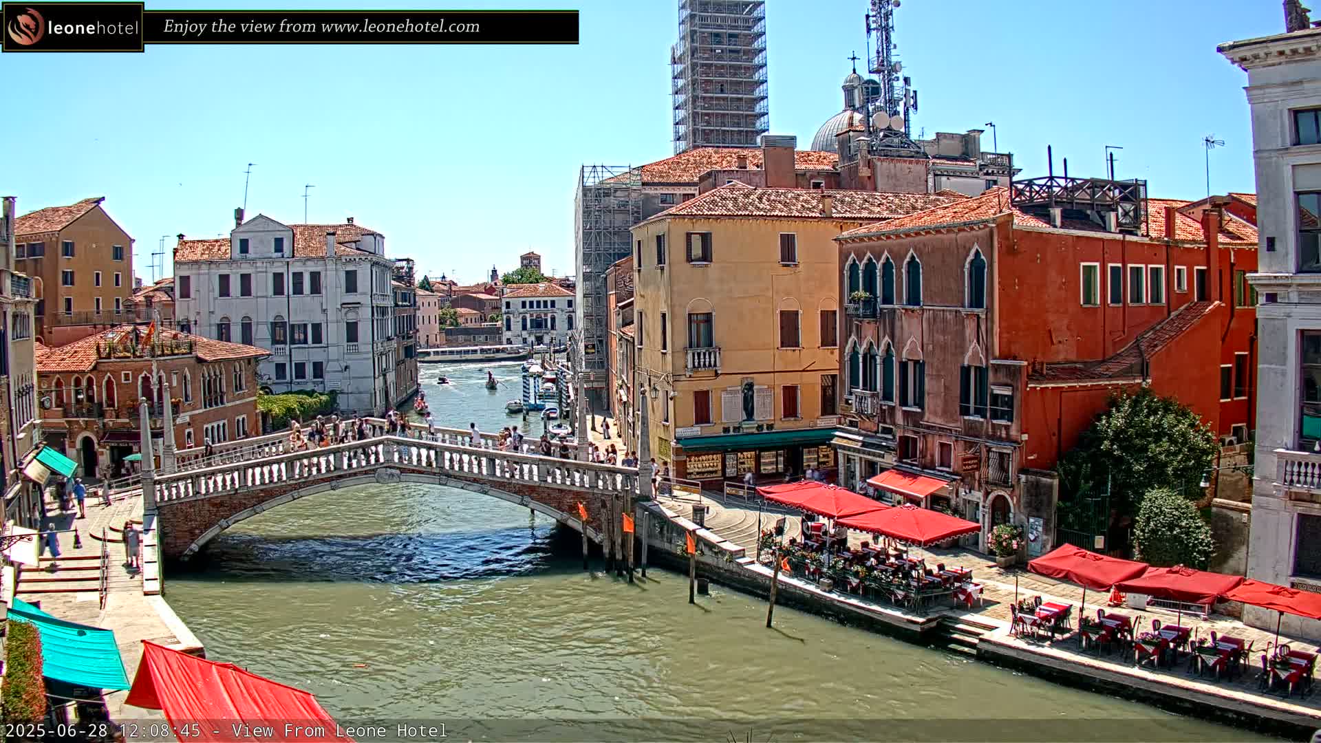 Venice, Canal of Cannaregio , Ponte delle Guglie Bridge Live Cam - Venice, Veneto, Italy