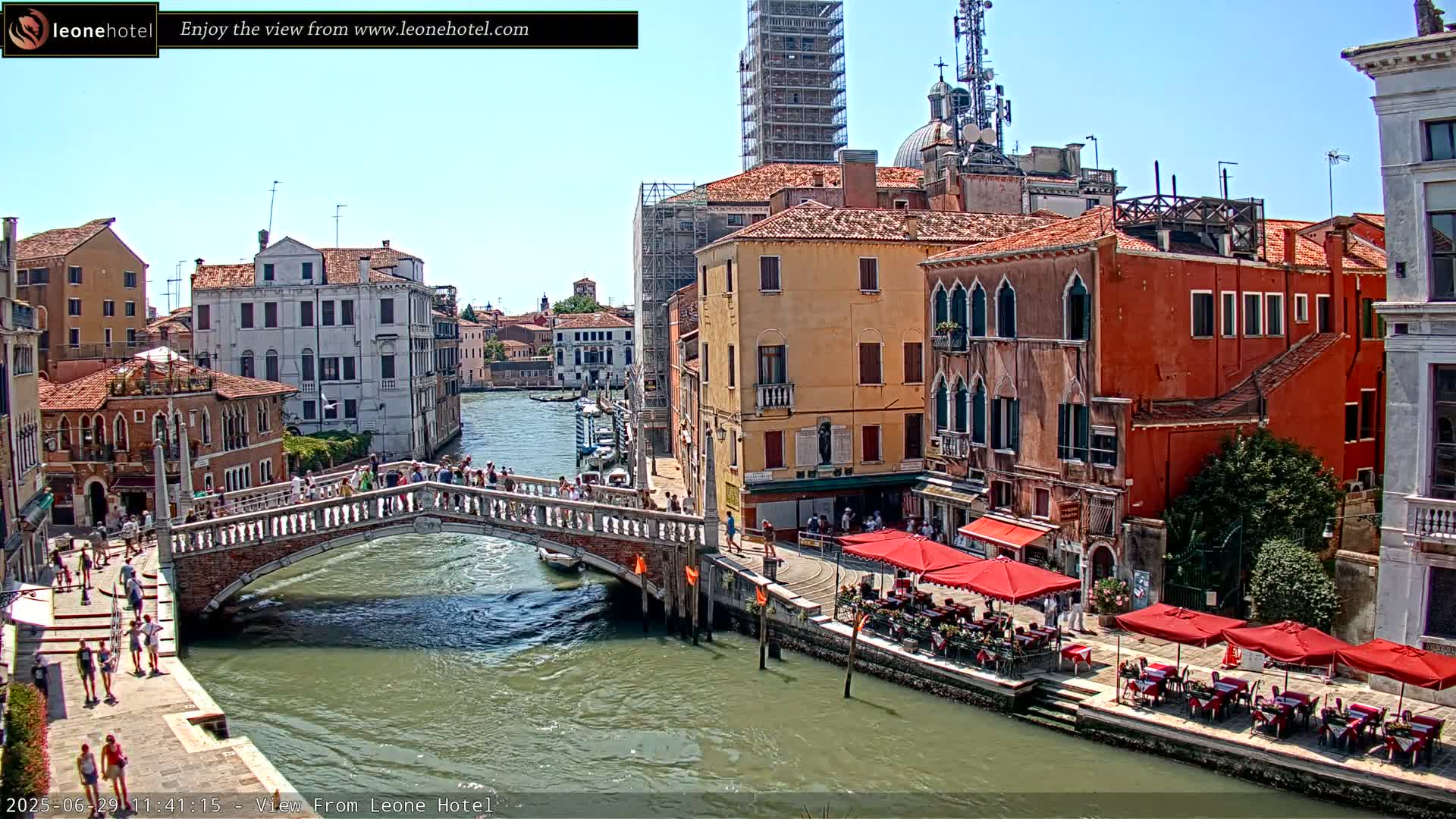 Venice, Canal of Cannaregio , Ponte delle Guglie Bridge Live Cam - Venice, Veneto, Italy