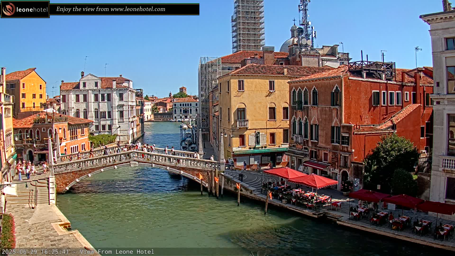 Venice, Canal of Cannaregio , Ponte delle Guglie Bridge Live Cam - Venice, Veneto, Italy