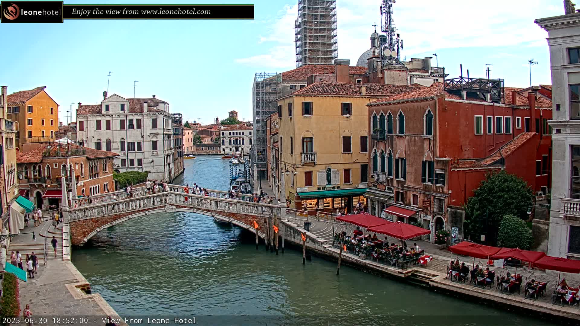 Venice, Canal of Cannaregio , Ponte delle Guglie Bridge Live Cam - Venice, Veneto, Italy