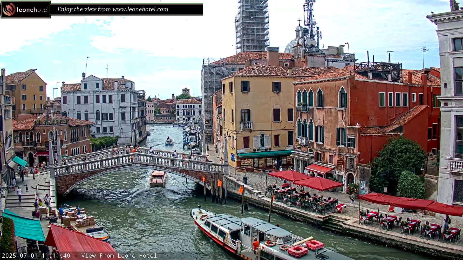 Venice, Canal of Cannaregio , Ponte delle Guglie Bridge Live Cam - Venice, Veneto, Italy