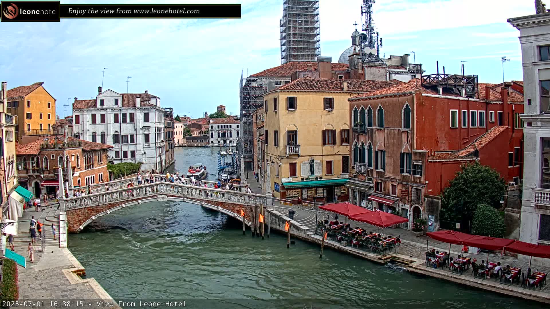 Venice, Canal of Cannaregio , Ponte delle Guglie Bridge Live Cam - Venice, Veneto, Italy