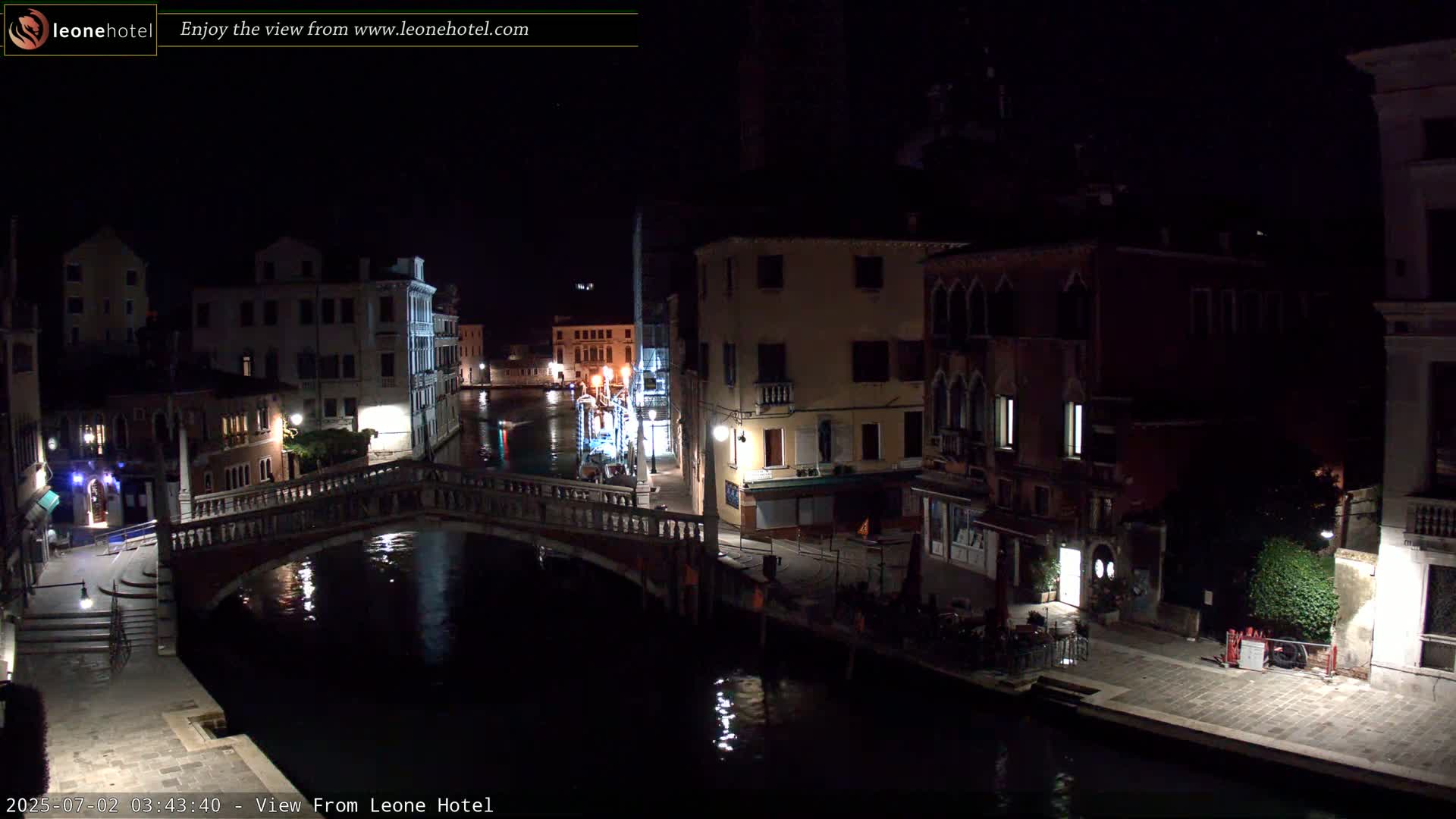 Venice, Canal of Cannaregio , Ponte delle Guglie Bridge Live Cam - Venice, Veneto, Italy