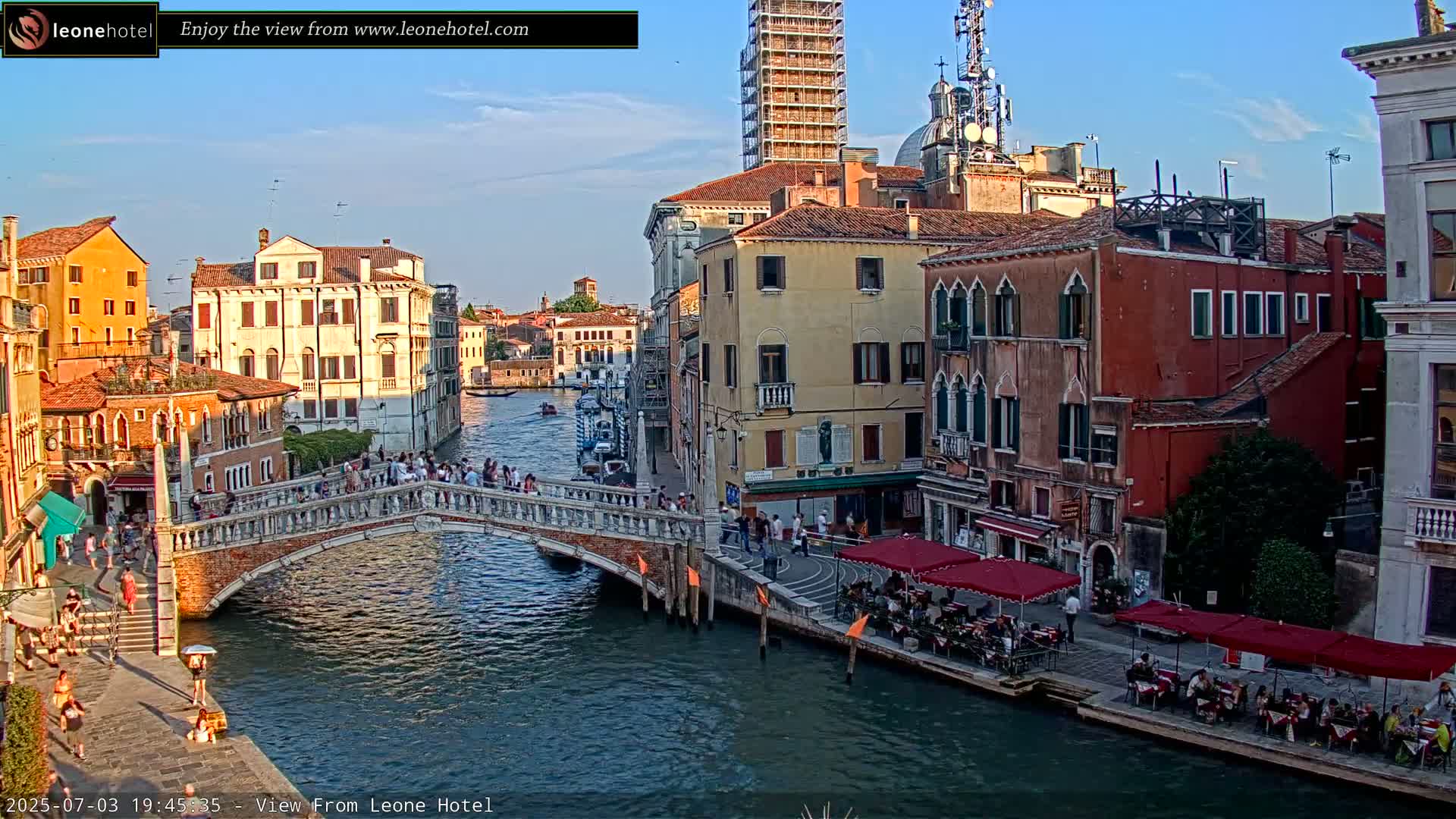 Venice, Canal of Cannaregio , Ponte delle Guglie Bridge Live Cam - Venice, Veneto, Italy