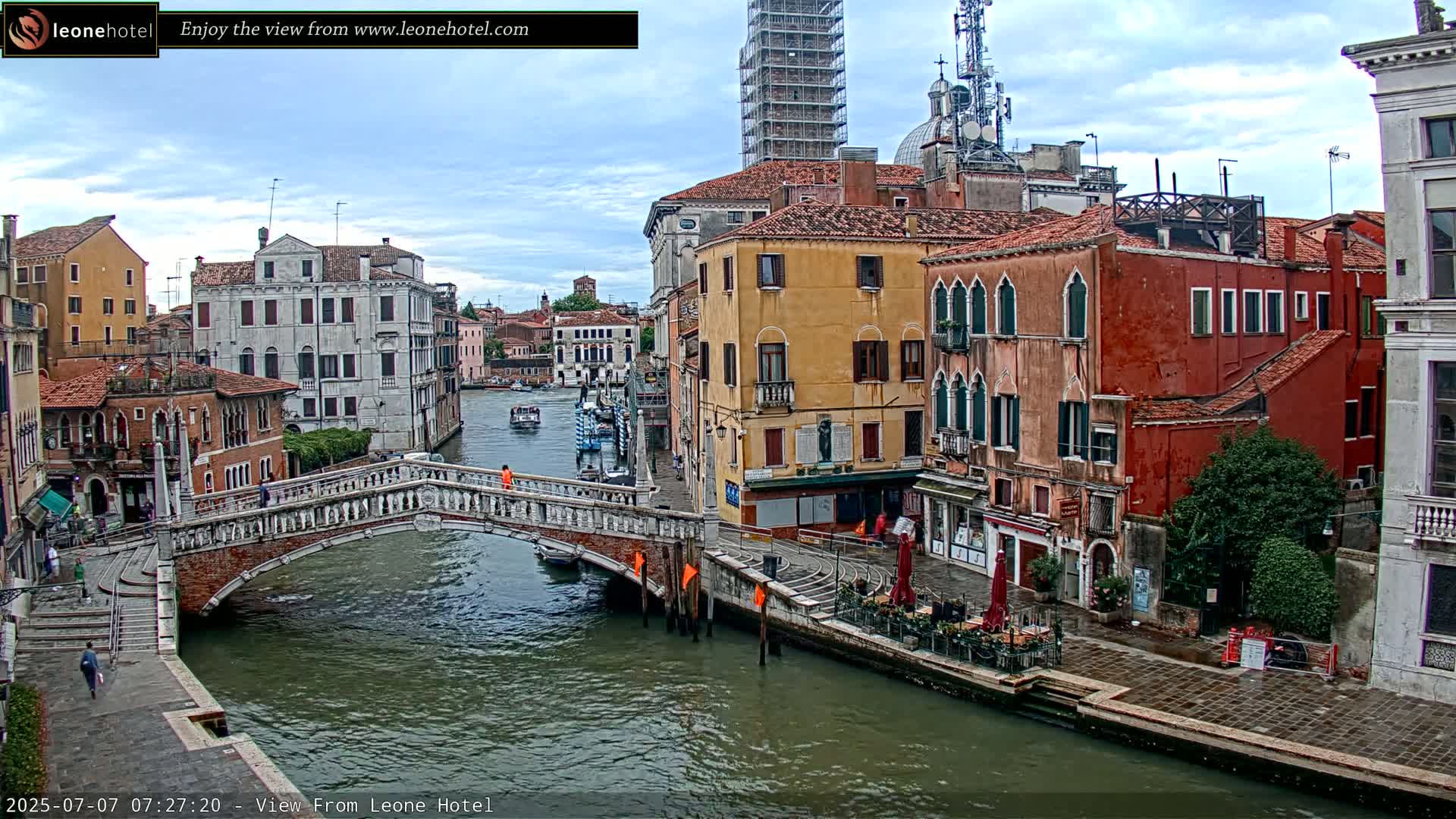Venice, Canal of Cannaregio , Ponte delle Guglie Bridge Live Cam - Venice, Veneto, Italy