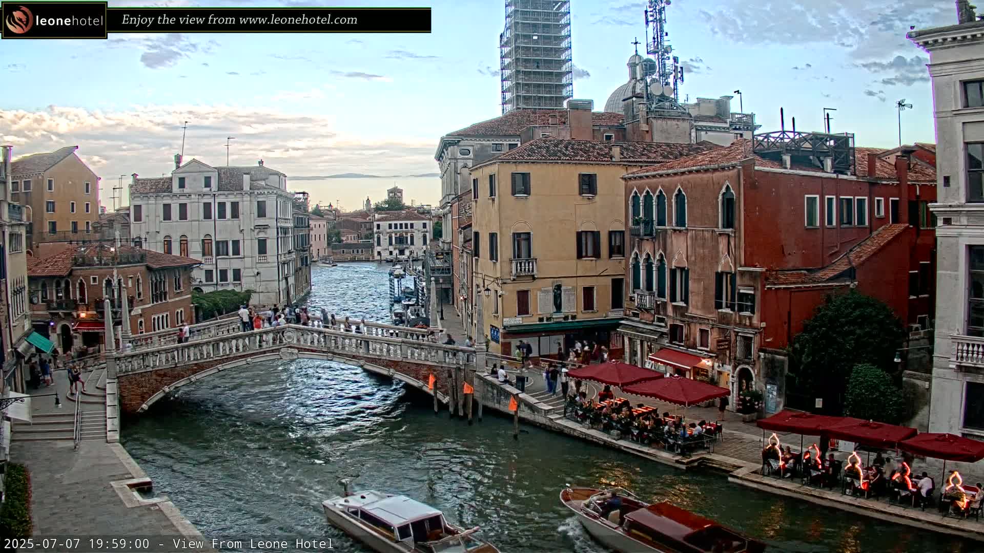 Venice, Canal of Cannaregio , Ponte delle Guglie Bridge Live Cam - Venice, Veneto, Italy