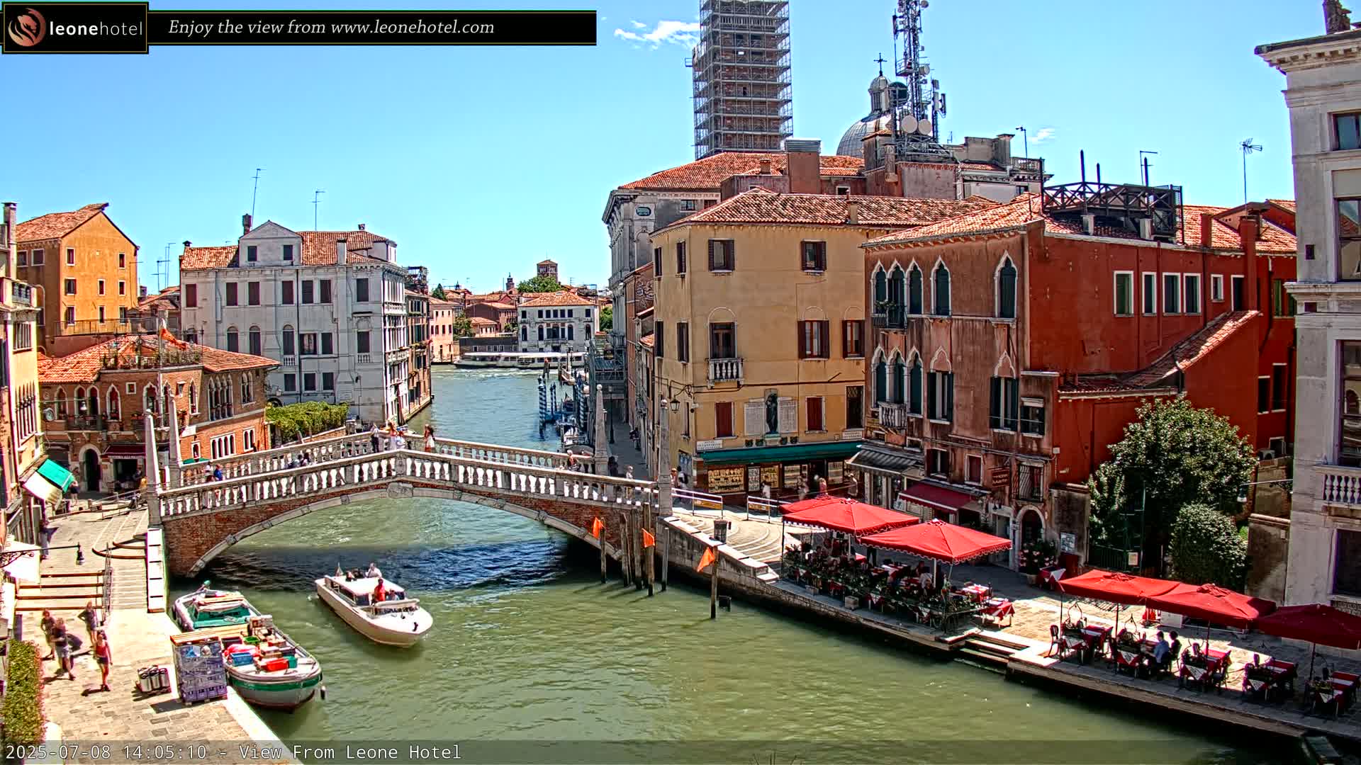Venice, Canal of Cannaregio , Ponte delle Guglie Bridge Live Cam - Venice, Veneto, Italy